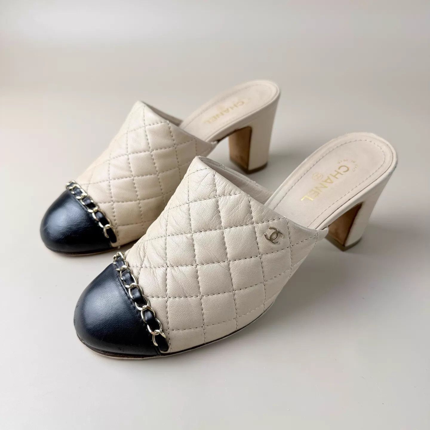 Chanel CHANEL latte chain quilted heels 36.5 EU 95 new minor wear Size US 6 / IT 36 - 1 Thumbnail