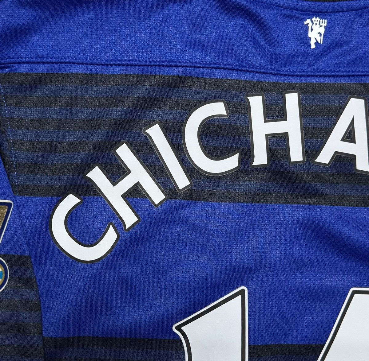 Nike Nike Manchester United 2011 Away Shirt Jersey #14 Chicharito Size US S / EU 44-46 / 1 - 14 Thumbnail