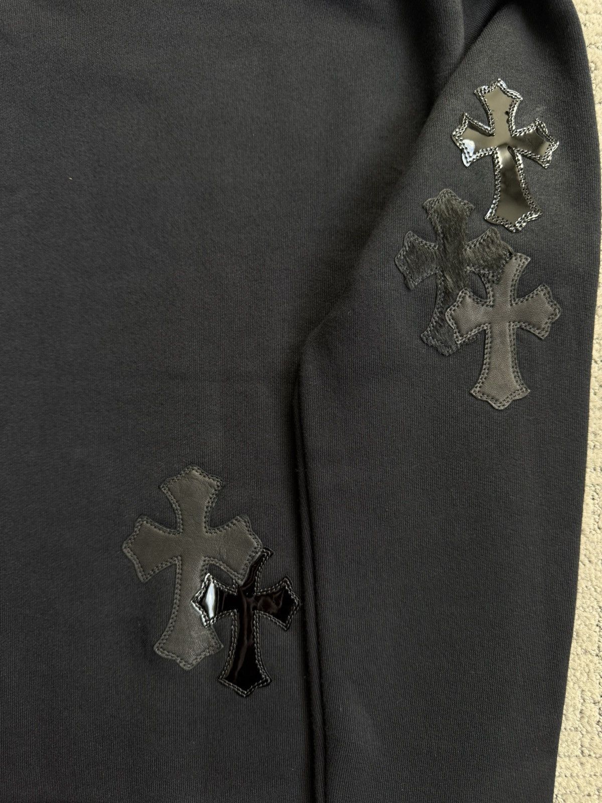 Chrome Hearts CROSS PATCH CREWNECK SWEATSHIRT BLACK Size US XS / EU 42 / 0 - 4 Thumbnail