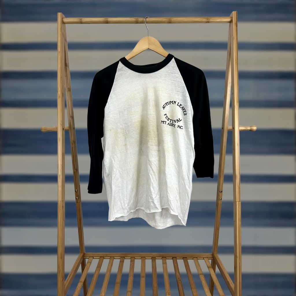 Hanes VTG 80s Autumn Leaves Festival MT Airy NC Raglan Paper Thin T-Shirt Size L Size US L / EU 52-54 / 3 - 1 Thumbnail
