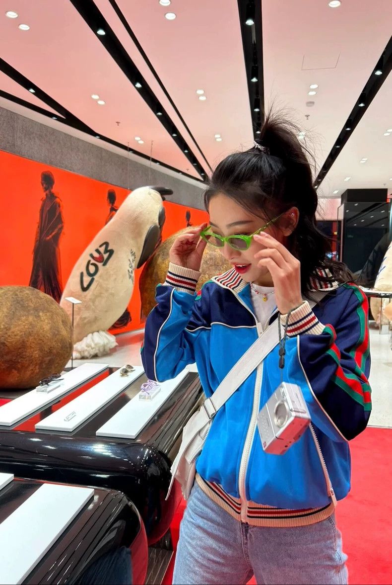 Gucci GucciXiao Jingteng, Li Wei and other star bloggers stitched Size US XS / EU 42 / 0 - 9 Thumbnail