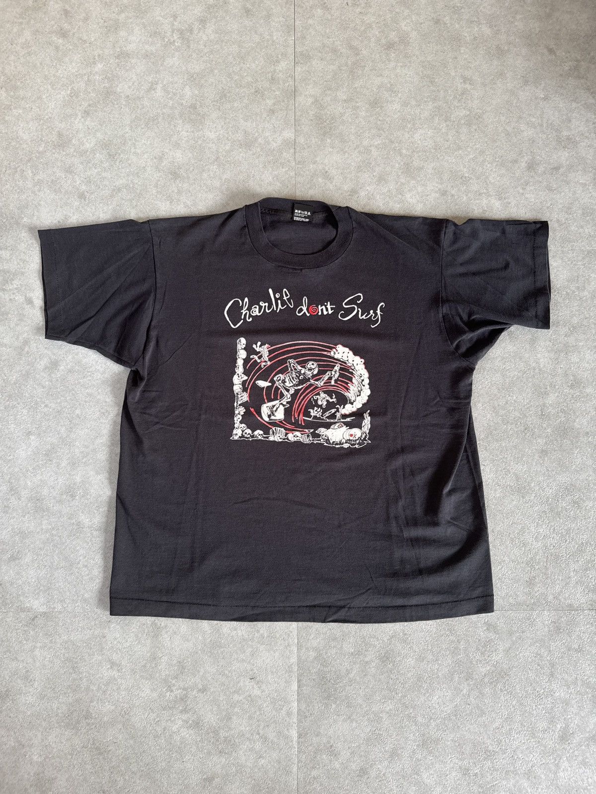 Band Tees × Vintage *SUPER RARE* CHARLIE DON’T SURF VINTAGE 1991 PUNK BAND TEE Size US XL / EU 56 / 4 - 9 Thumbnail