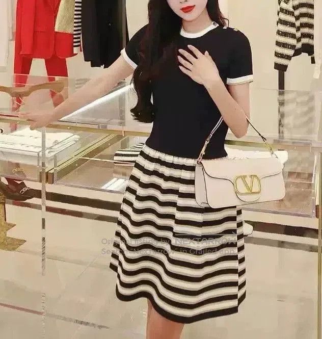 Valentino Valentino Striped Knit Dress. Size US 36 / EU 52 - 2 Thumbnail