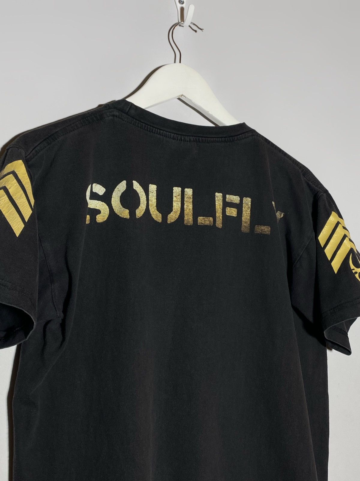 Band Tees Vintage Soulfly Frontlines Metal Band T-shirt Graphic Print Size US S / EU 44-46 / 1 - 14 Thumbnail