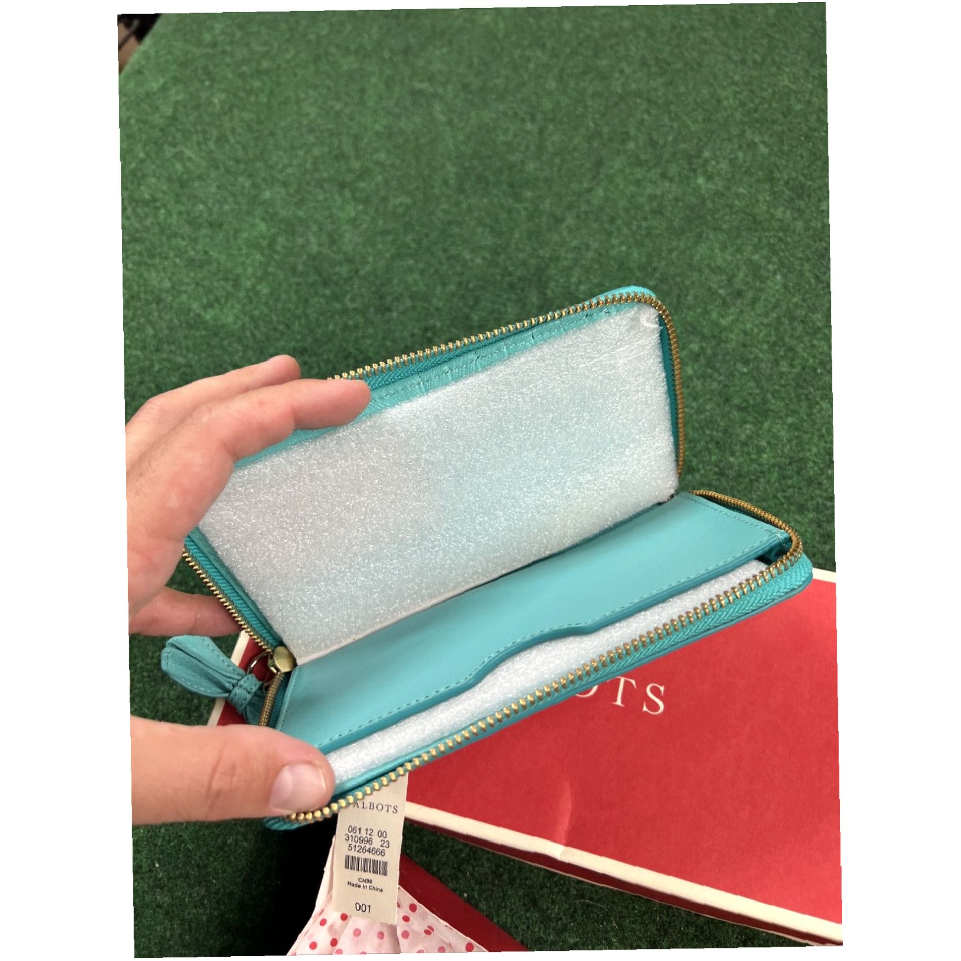 Talbots TALBOTS NEW W/TAG $69.50 PRINTED SAFFIANO LEATHER ZIP AROUND WALLET Size ONE SIZE - 5 Thumbnail