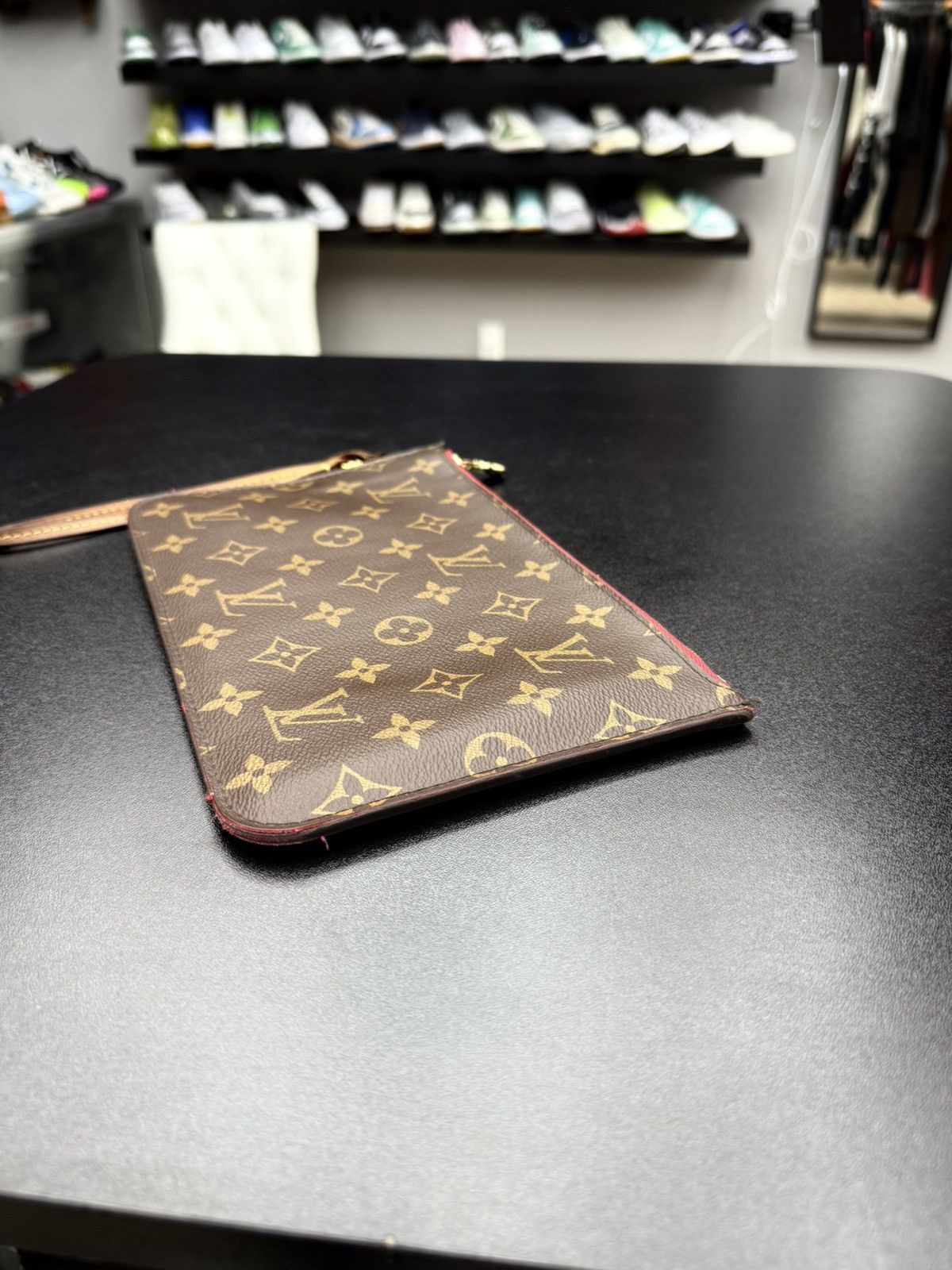 Louis Vuitton Louis Vuitton Neverfull MM Pouch wristlet wallet Size ONE SIZE - 3 Thumbnail
