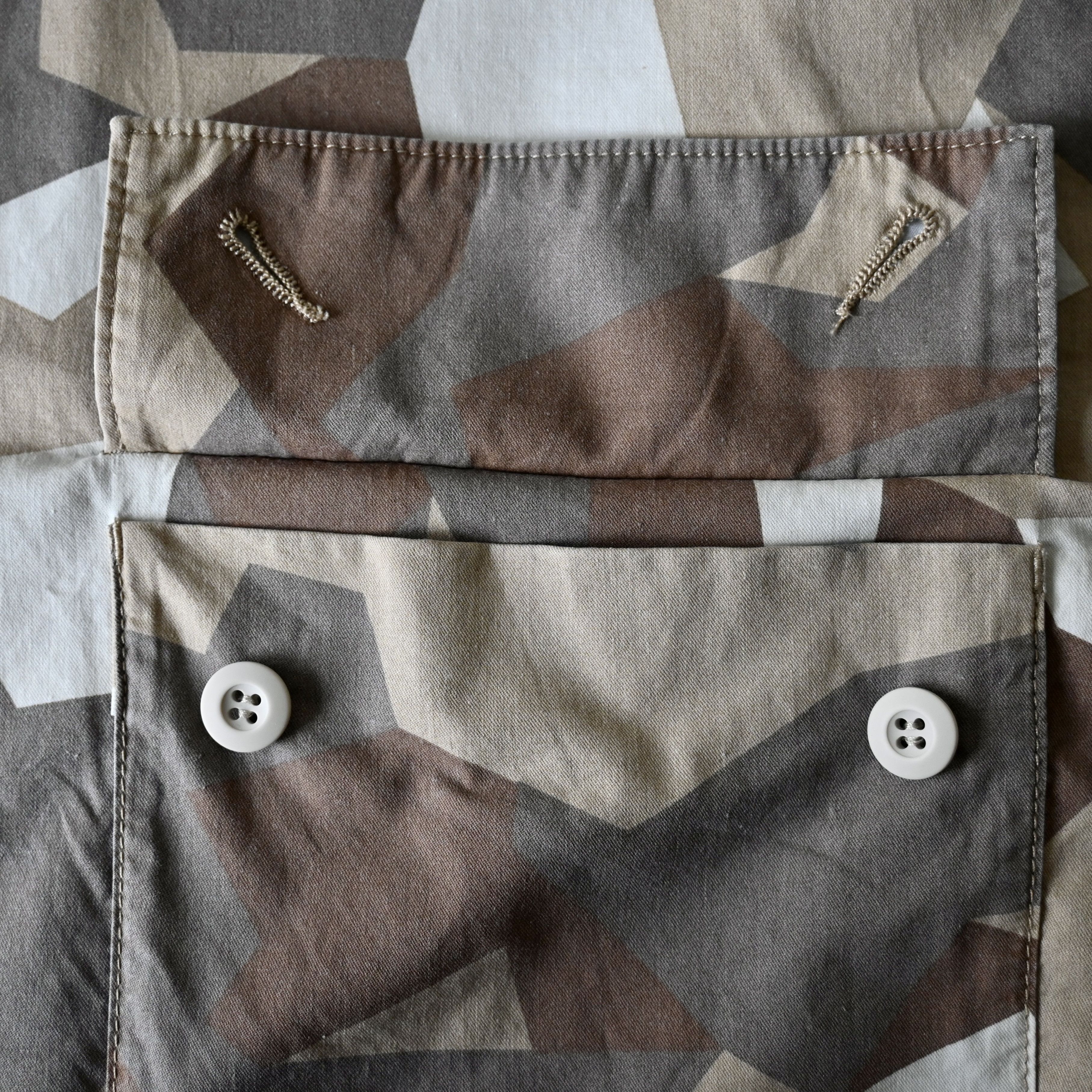Beams Japan UNUSED, BEAMS 55/45 cotton rayon M90 camo oversized shirt Size US XL / EU 56 / 4 - 13 Thumbnail