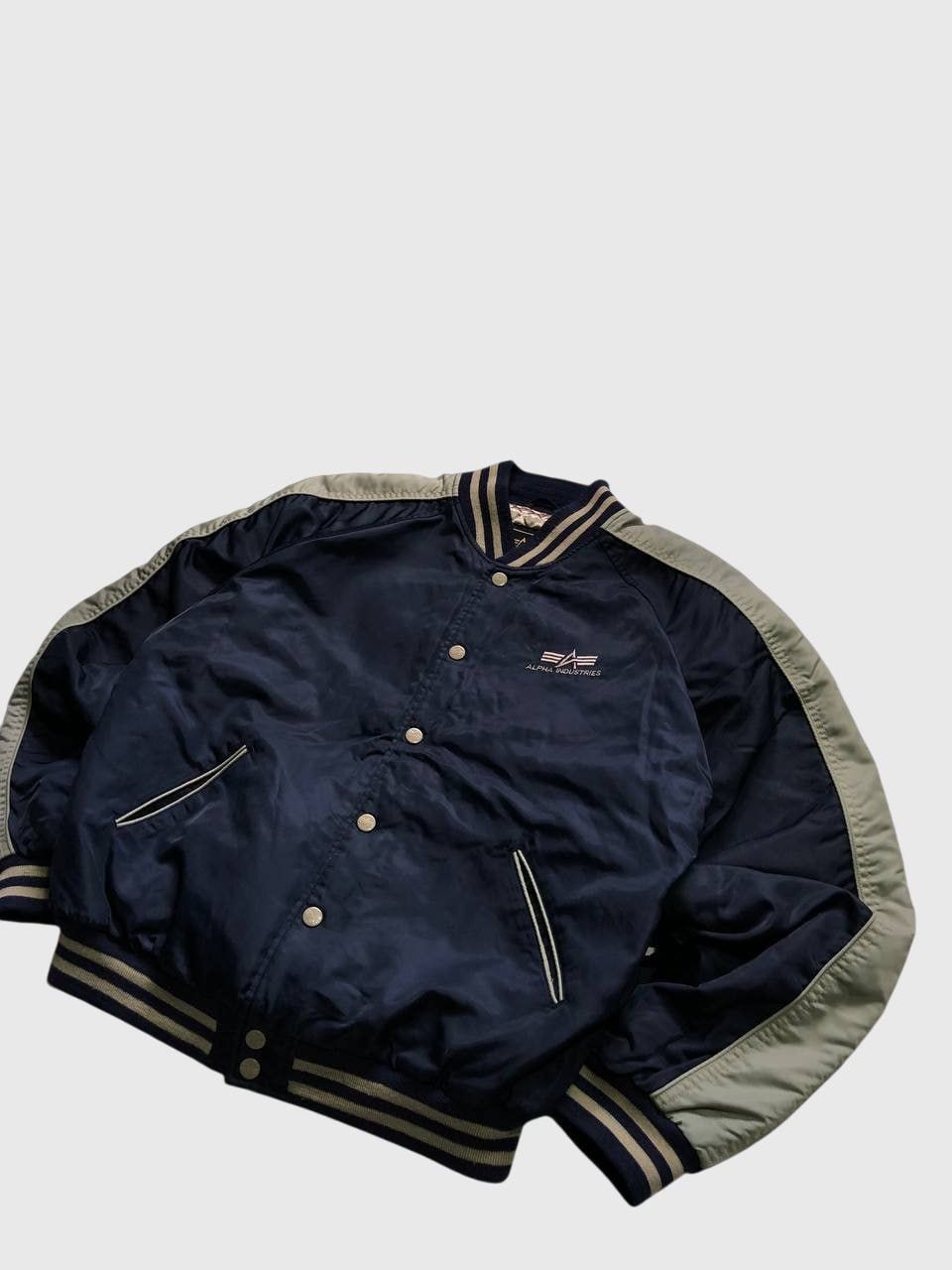 ALPHA INDUSTRIES x BOMBER x VINTAGE