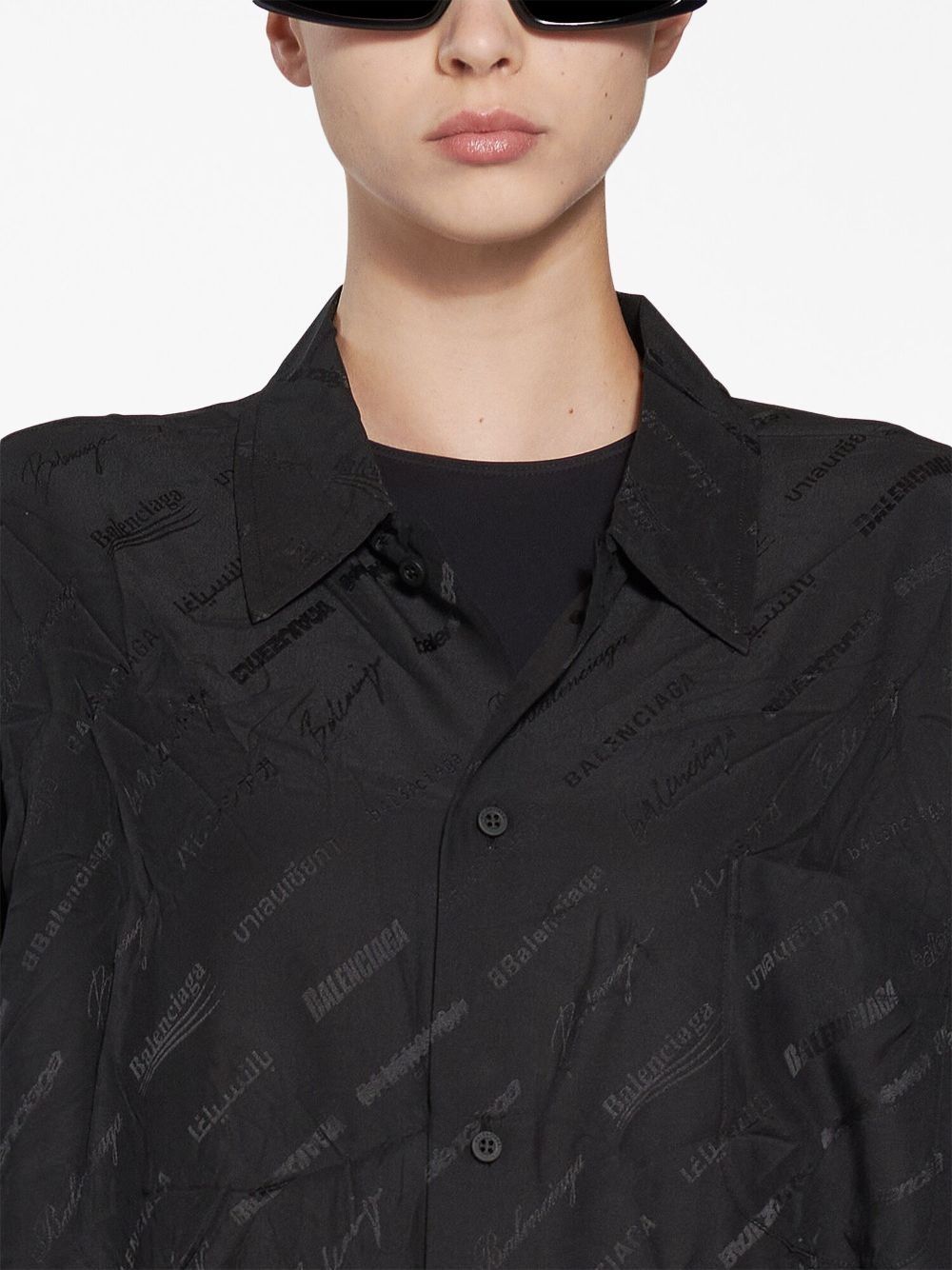 Balenciaga o1s1wg110625 Logomania All Over Minimal Shirt in Black Size S / US 4 / IT 40 - 5 Thumbnail