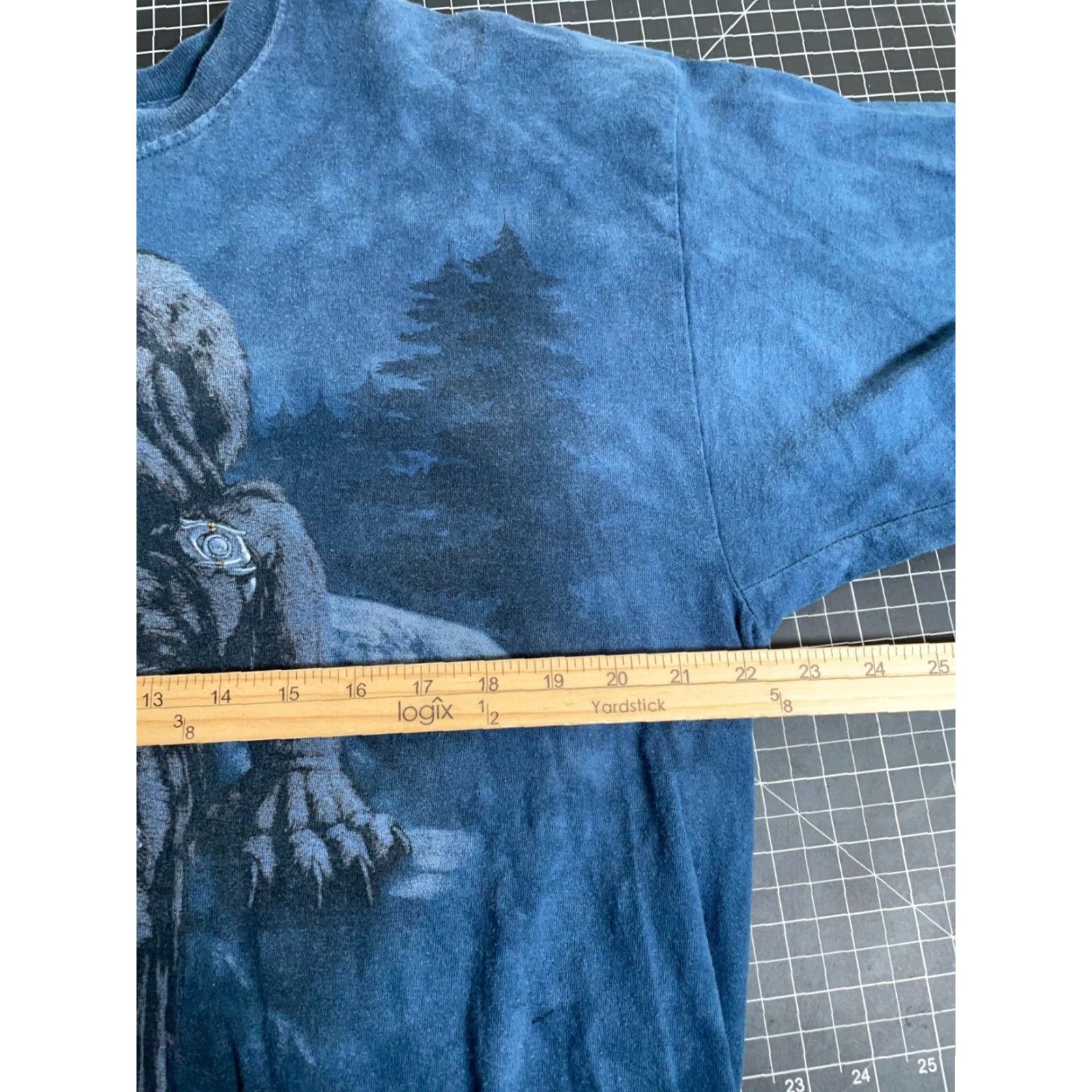 The Mountain VINTAGE The Mountain Wolf Print T-Shirt Men Large Dark Blue Tie Dye Tribal Nature 2000s Size US L / EU 52-54 / 3 - 5 Thumbnail