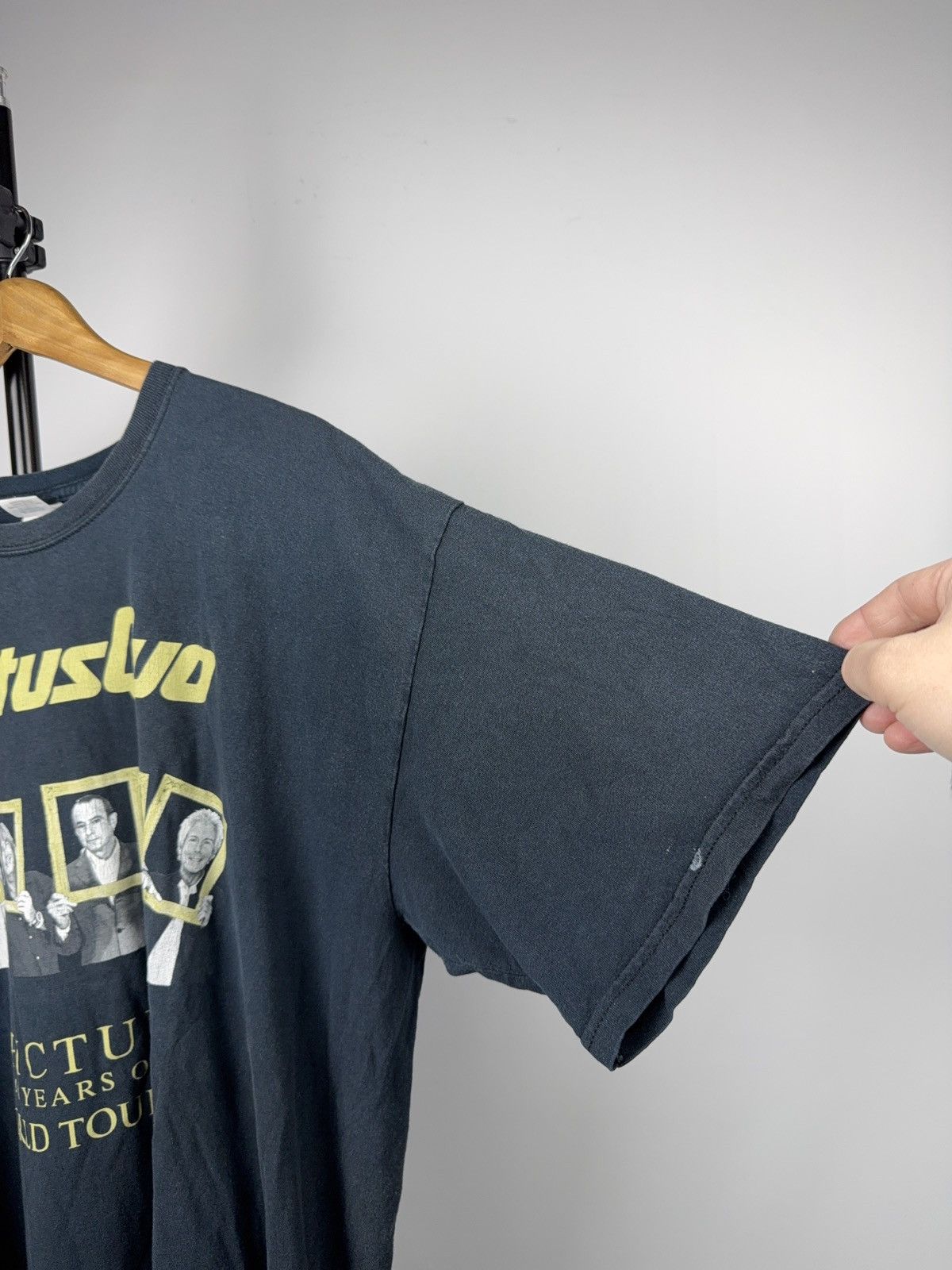 Band Tees Vintage Status Quo Pictures World Tour 2008/09 Band T-Shirt Size US XL / EU 56 / 4 - 8 Thumbnail