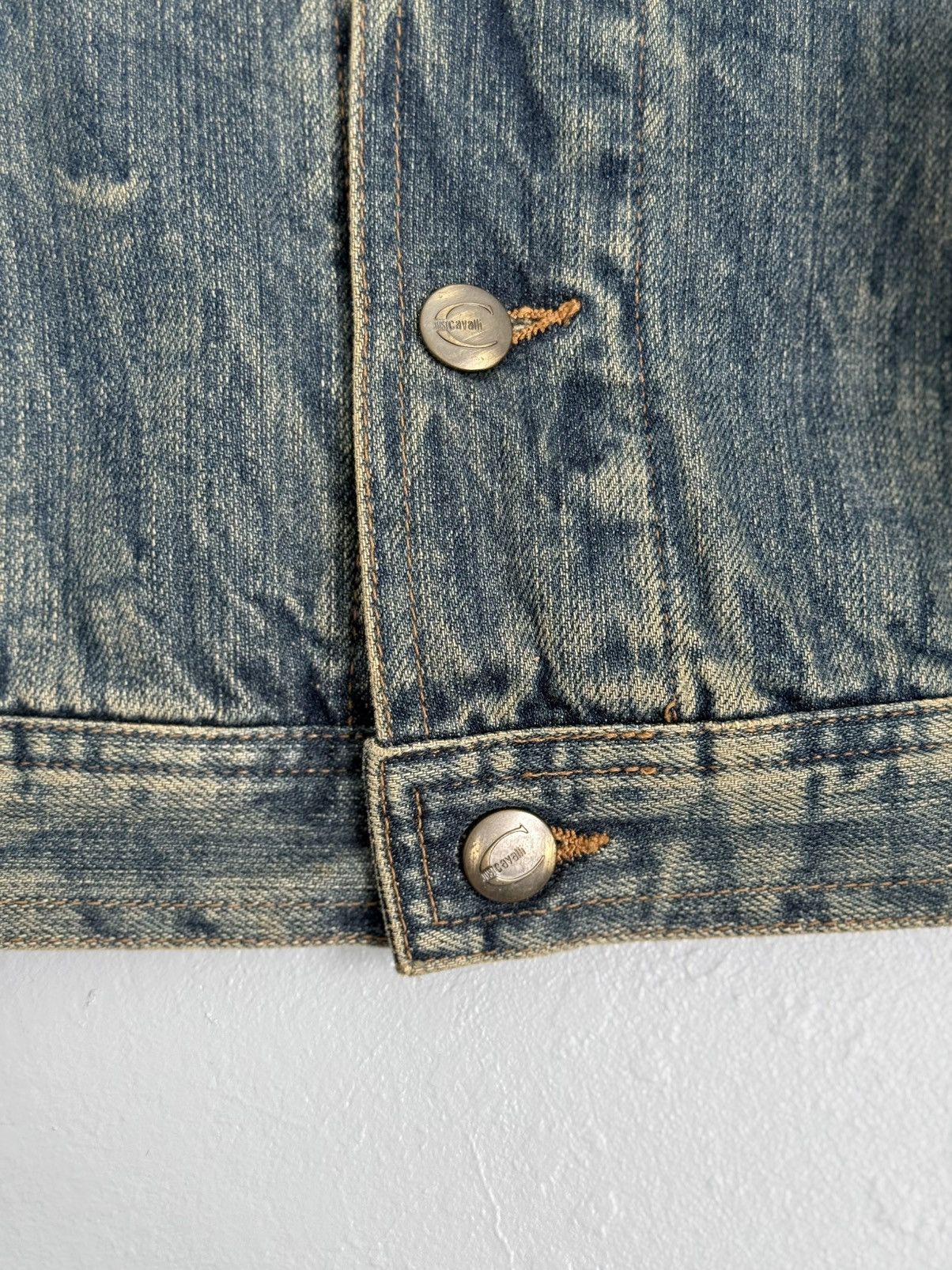 Just Cavalli ⚡SENDOFFER⚡Just Cavalli Roberto Cavalli Denim Trucker Jacket Size US M / EU 48-50 / 2 - 10 Thumbnail