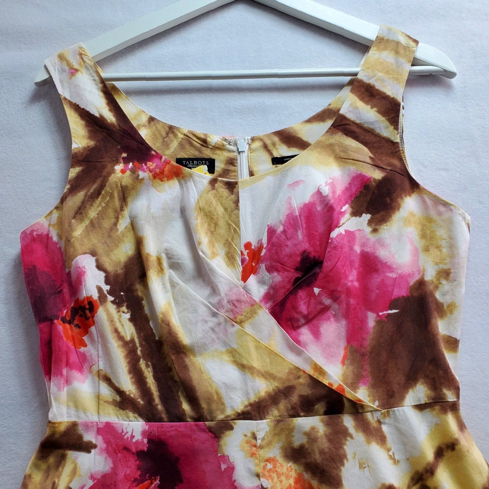 Talbots Talbots Dress Women 8 Petite Floral Stretch Knee Length Sleeveless Round Neck Zipper Casual Multicolor Size M / US 6-8 / IT 42-44 - 3 Thumbnail
