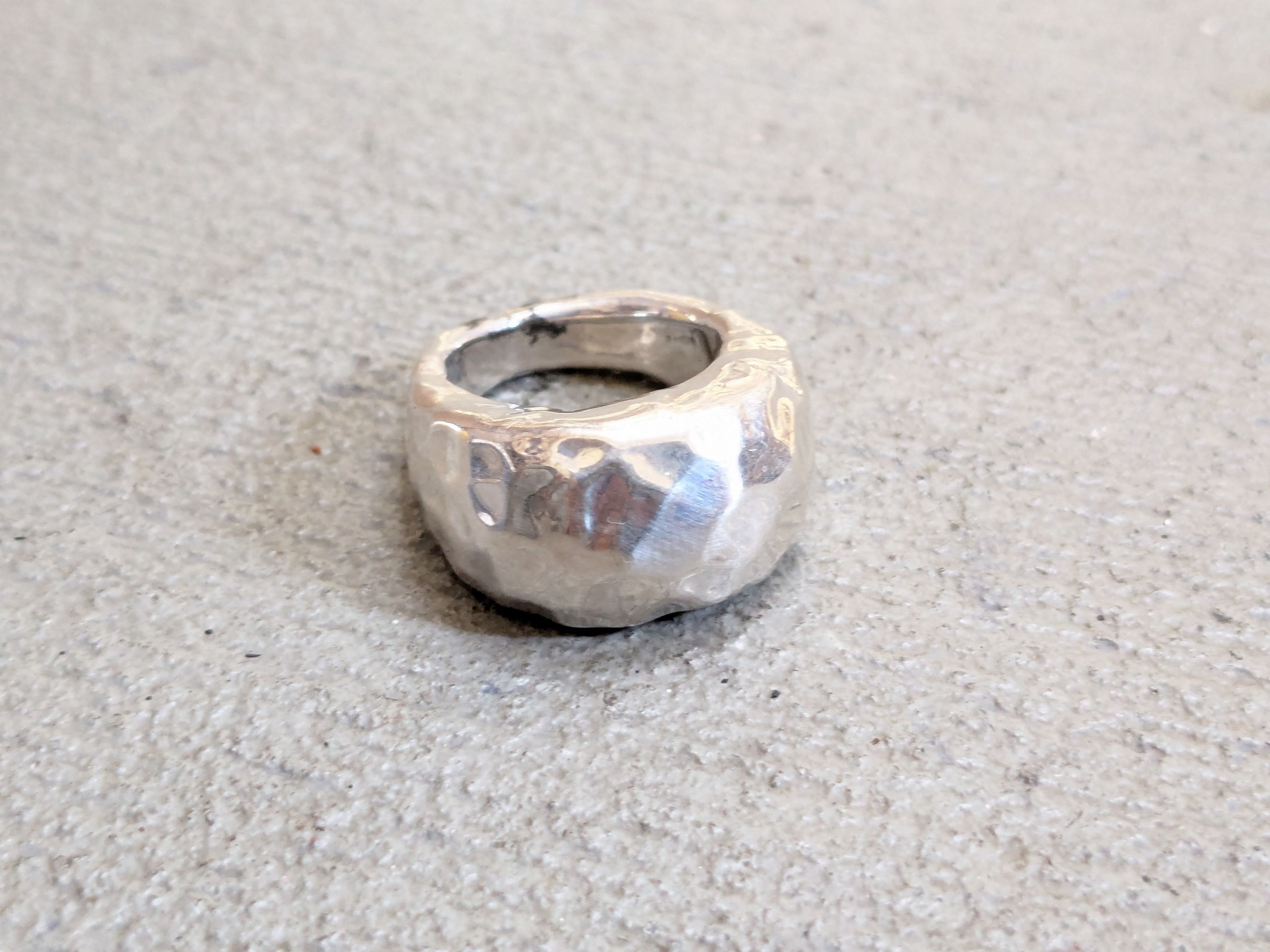 Jewelry Vintage Sterling Silver Ring 7 Modern Hammered Abstract Size ONE SIZE - 1 Thumbnail