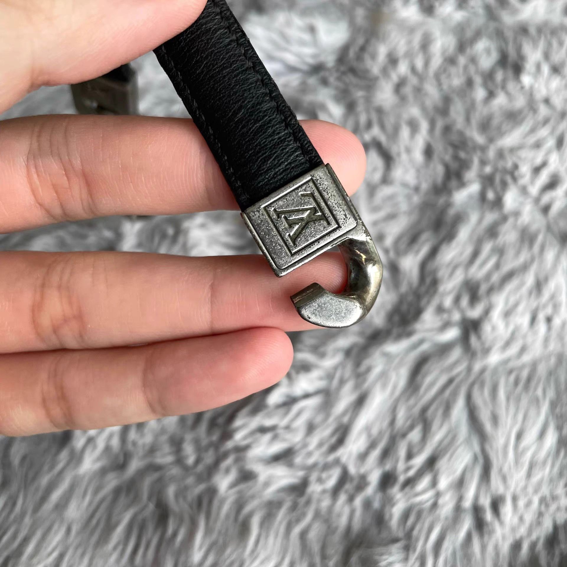 Louis Vuitton Louis Vuitton LV Monogram Bracelet 19cm Size ONE SIZE - 3 Thumbnail