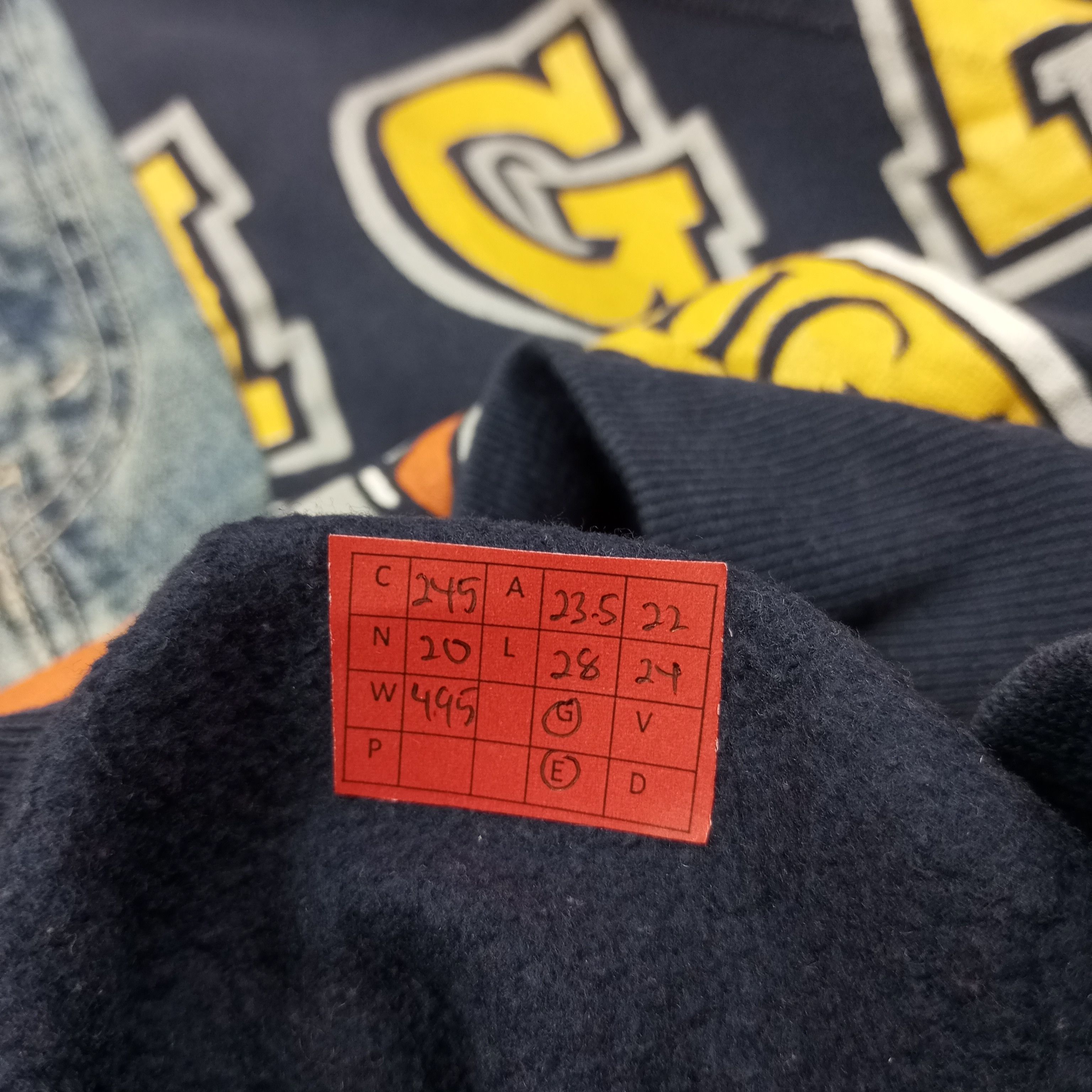 Vintage The University Of Michigan Jeans Style Sweatshirt c245n20 Size US L / EU 52-54 / 3 - 11 Thumbnail