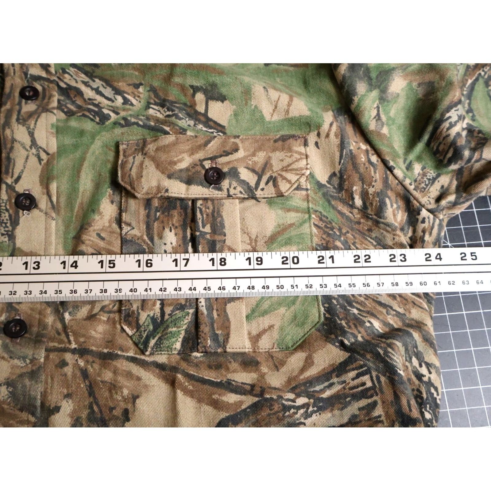 Walls VINTAGE Walls Camouflage Flannel Shirt Men's Large Tall Green Realtree Camouflage USA Made Shirt Size US L / EU 52-54 / 3 - 5 Thumbnail