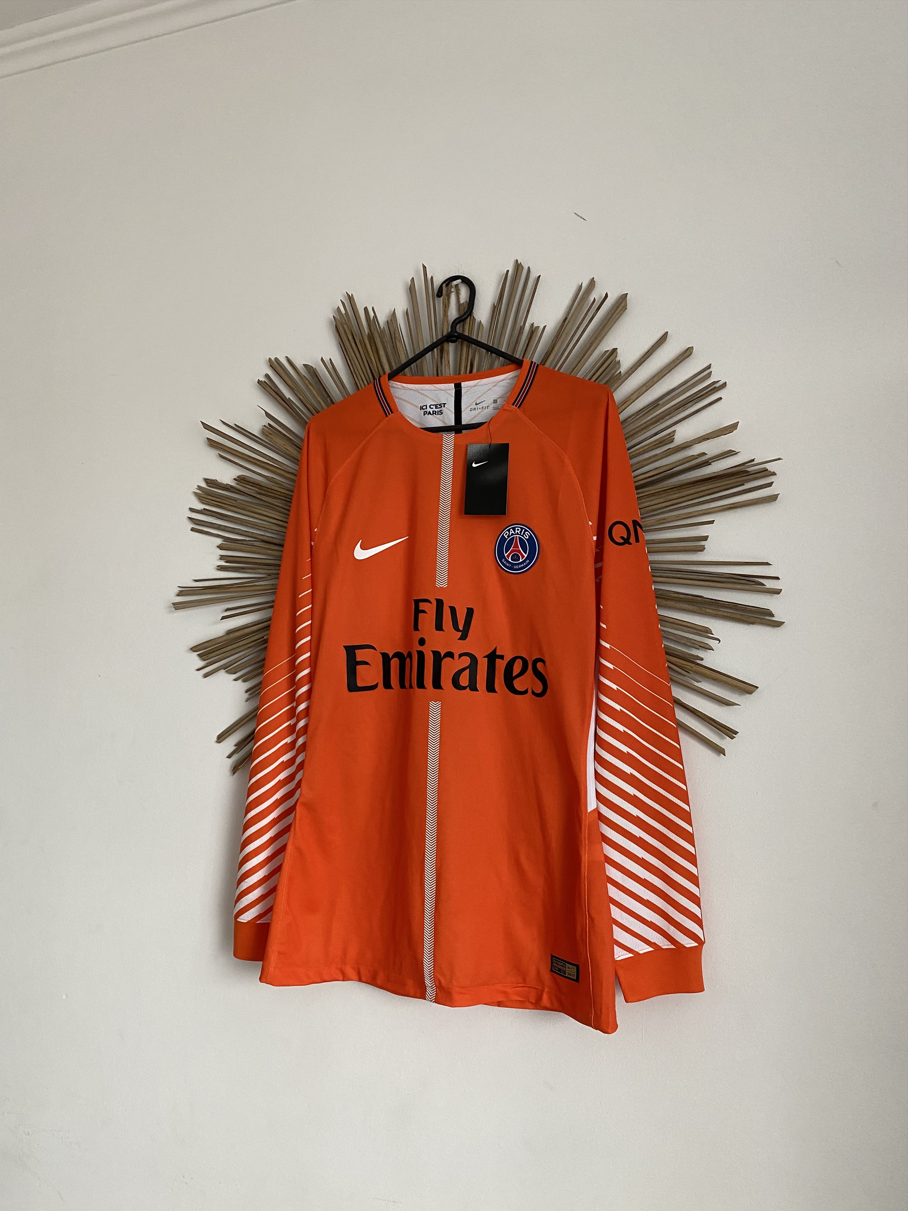 Nike PSG 2017 2018 match issue matchworn nike GK soccer jersey Size US L / EU 52-54 / 3 - 1 Thumbnail