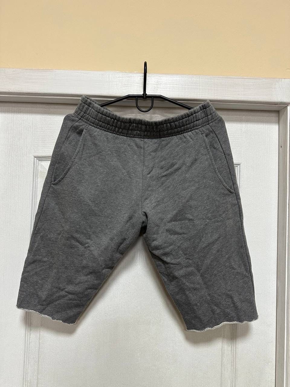 Alexander McQueen × MCQ × McQ Alexander McQueen Alexander McQueen grey shorts desert cyber punk opium street Size US 28 / EU 44 - 2 Thumbnail