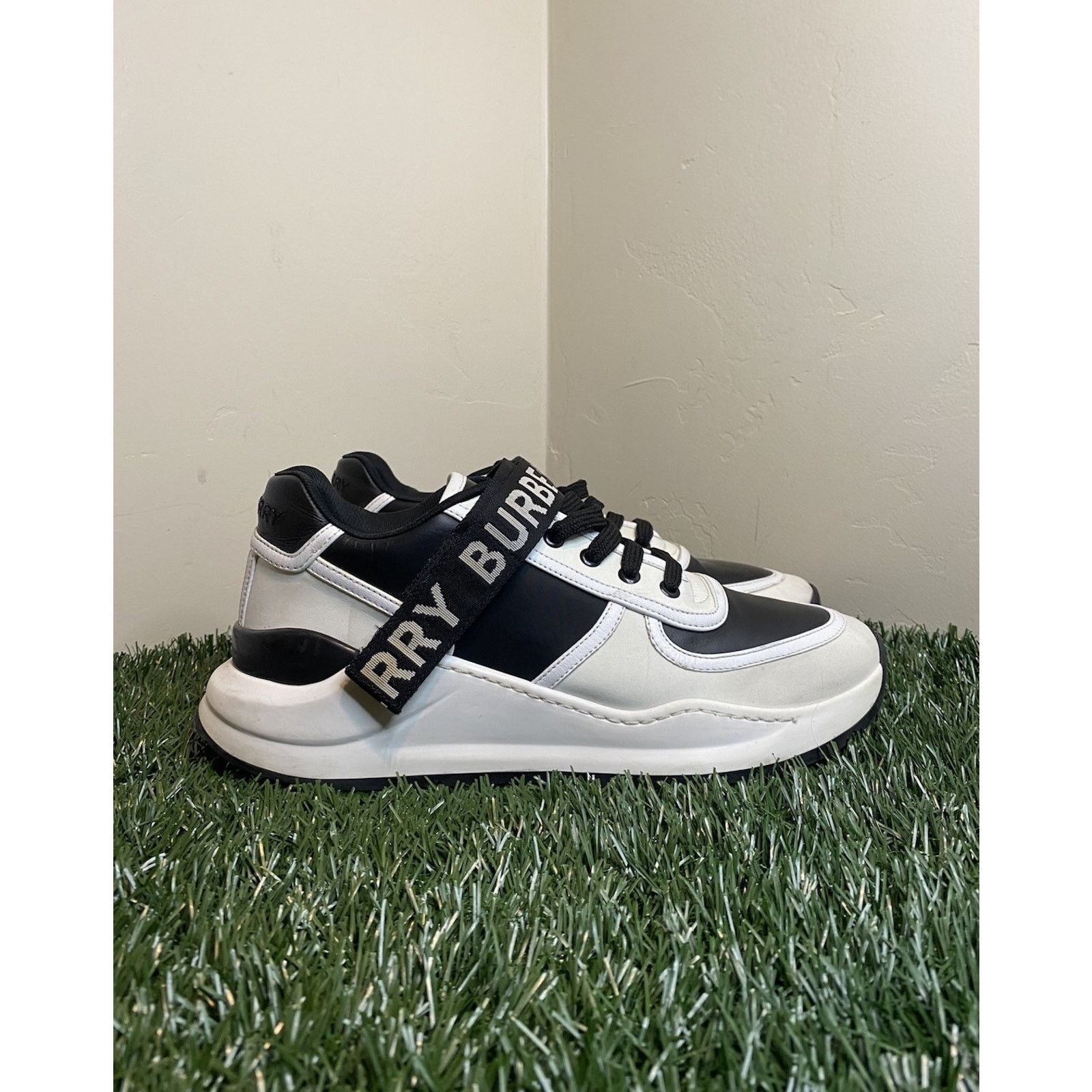 Burberry Burberry Ronnie Sneaker | Size 8 US (41 EU ) Size US 8 / EU 41 - 1 Thumbnail