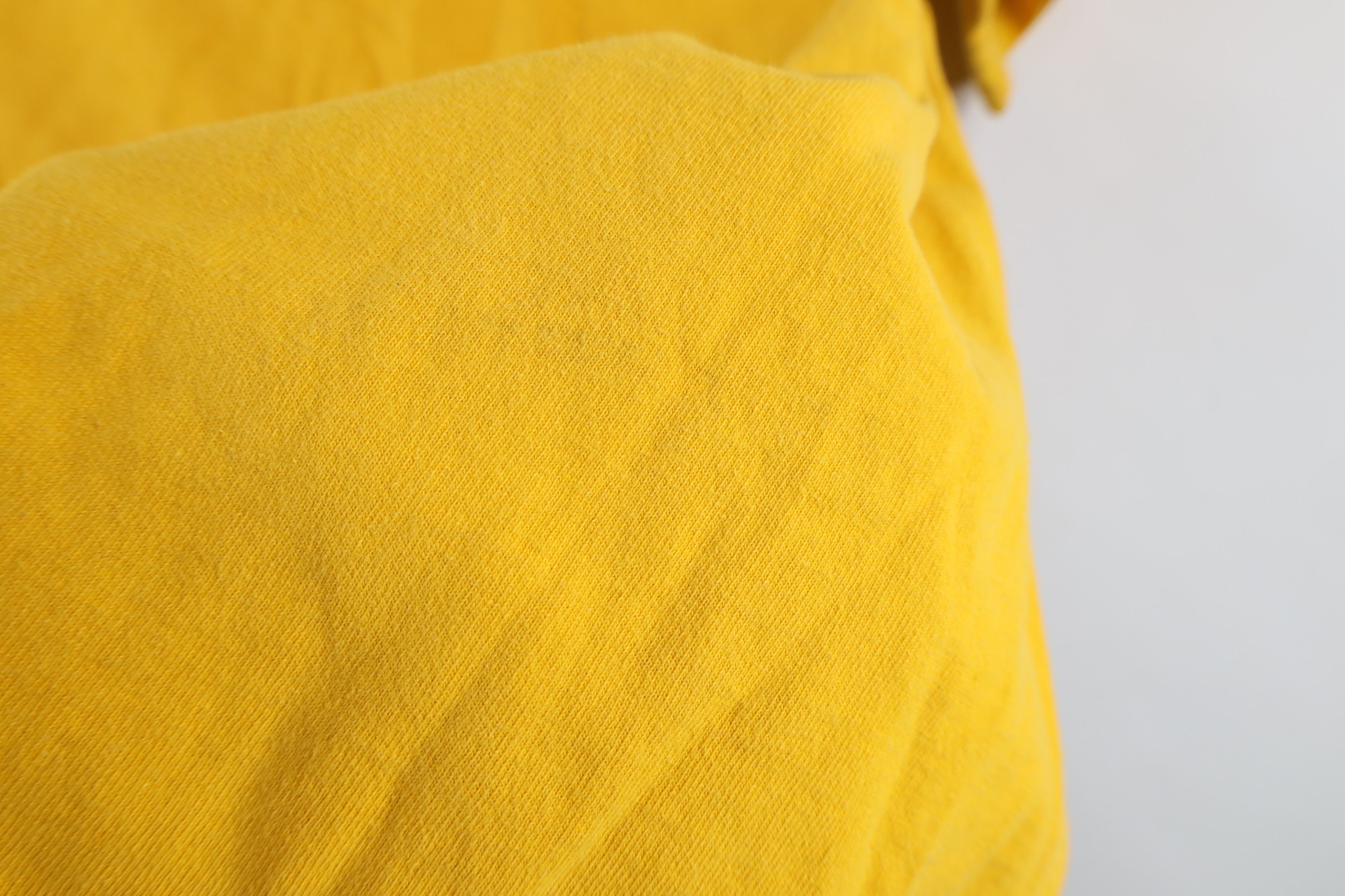 Champion Vintage Y2K Champion Logo Patch Cotton Knit T-Shirt Yellow Size US L / EU 52-54 / 3 - 11 Thumbnail