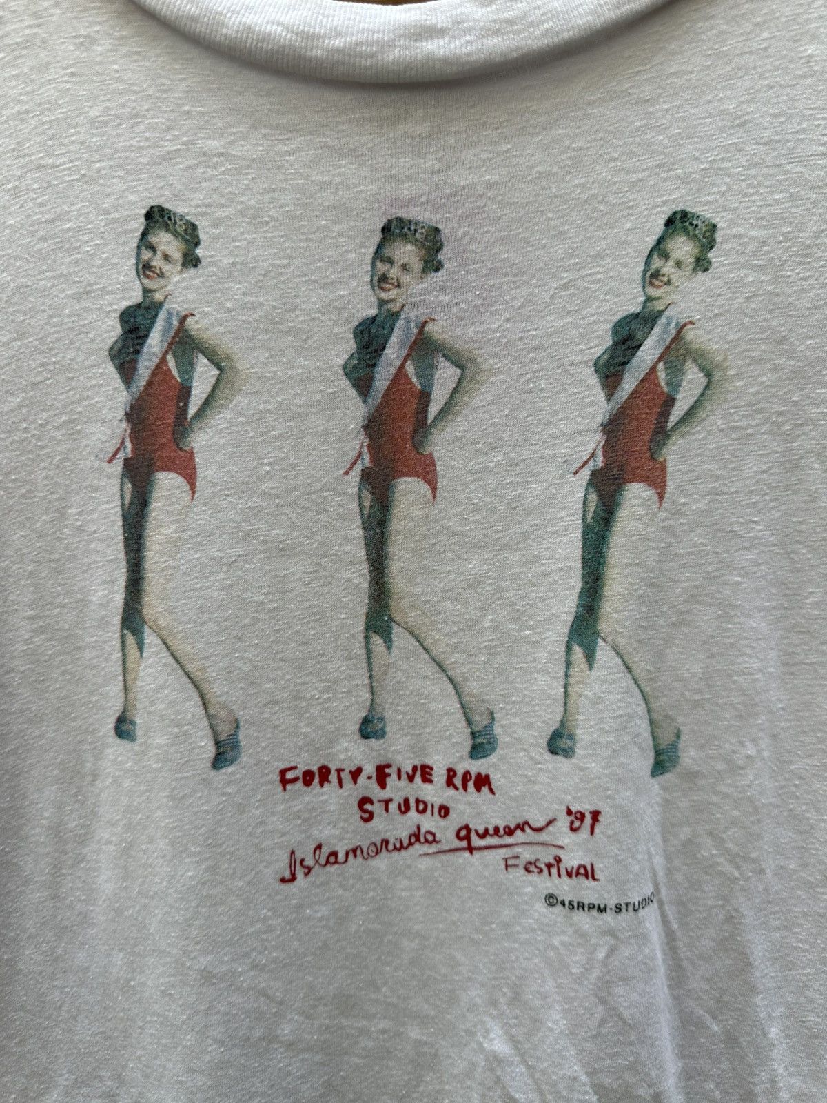 45rpm Vintage 45rpm 97's Queen Festival Tshirt Size S / US 4 / IT 40 - 4 Thumbnail