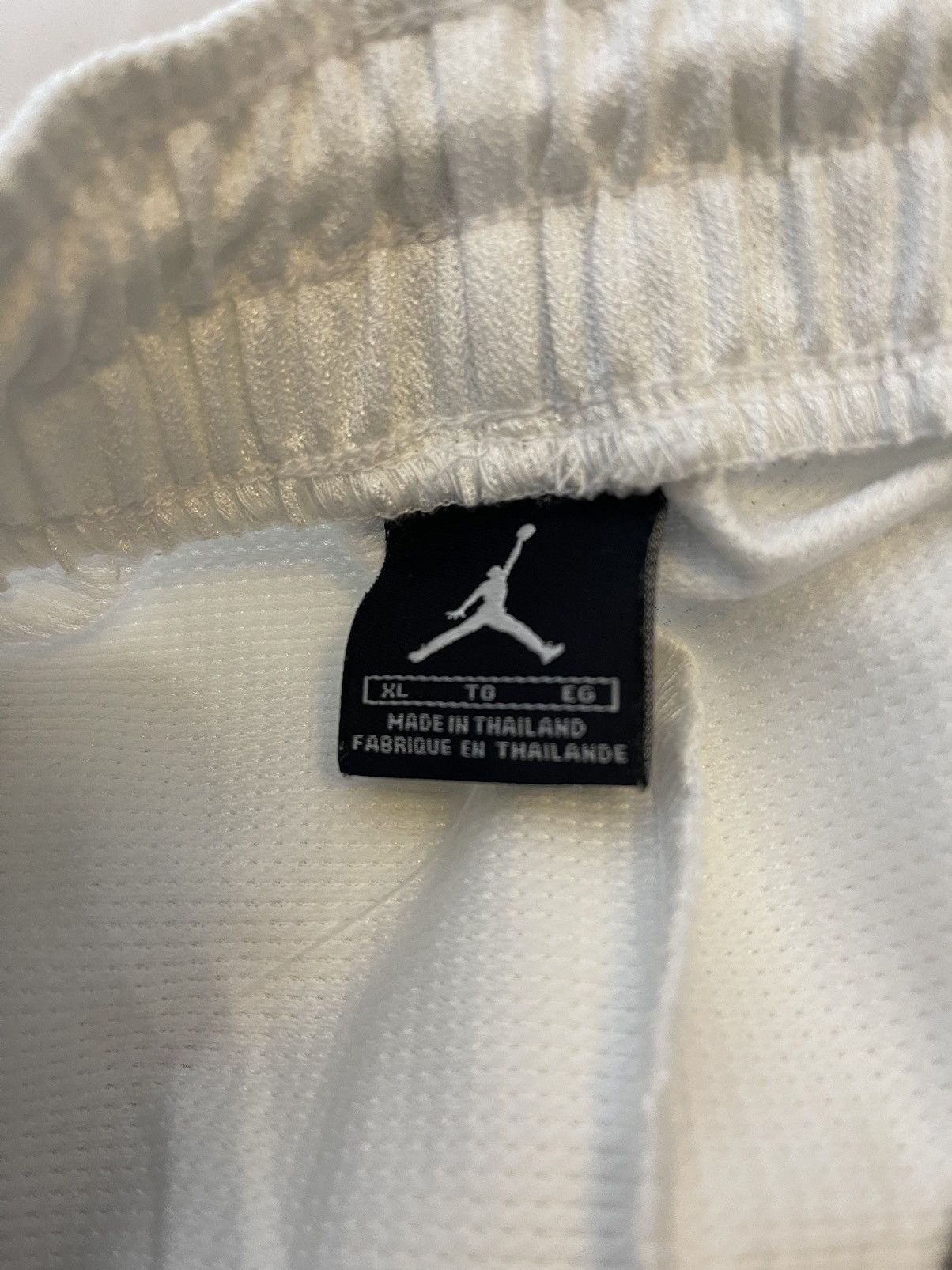 Jordan Brand Huf Nike sb vans shorts yeezy supreme jordan kith off white Size US 40 / EU 56 - 6 Thumbnail