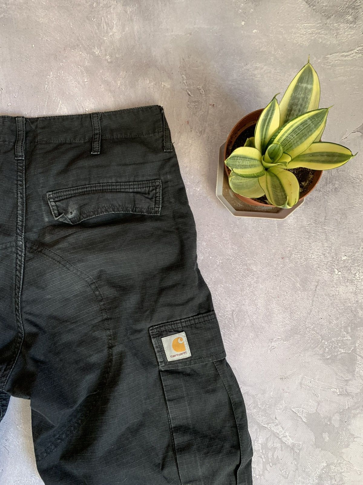 Carhartt 👀VINTAGE CARHARTT WIP FADED REGULAR CARGO PANTS BLACK Size US 29 - 3 Thumbnail