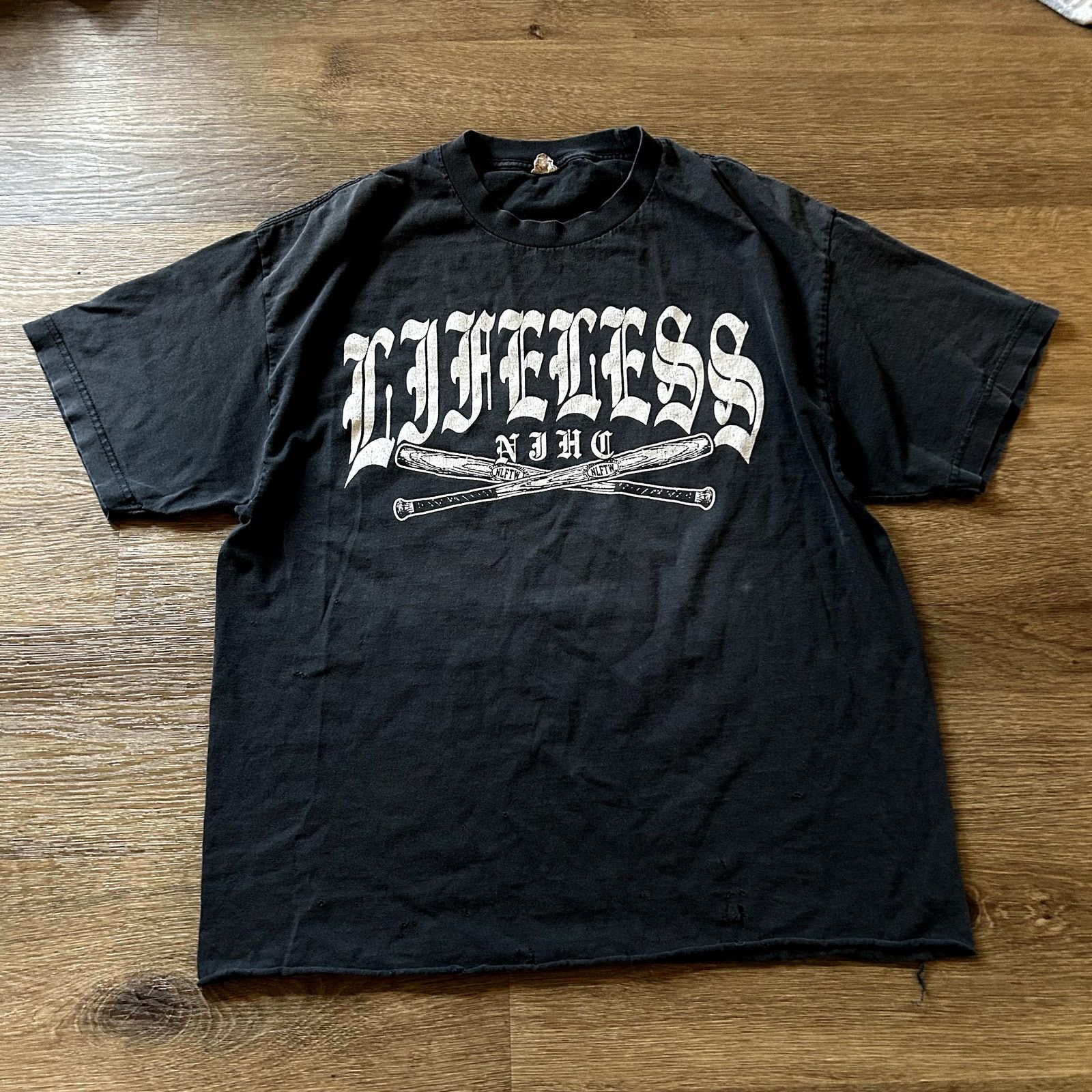 Other No Love For the World: Lifeless Tee Size US L / EU 52-54 / 3 - 5 Thumbnail