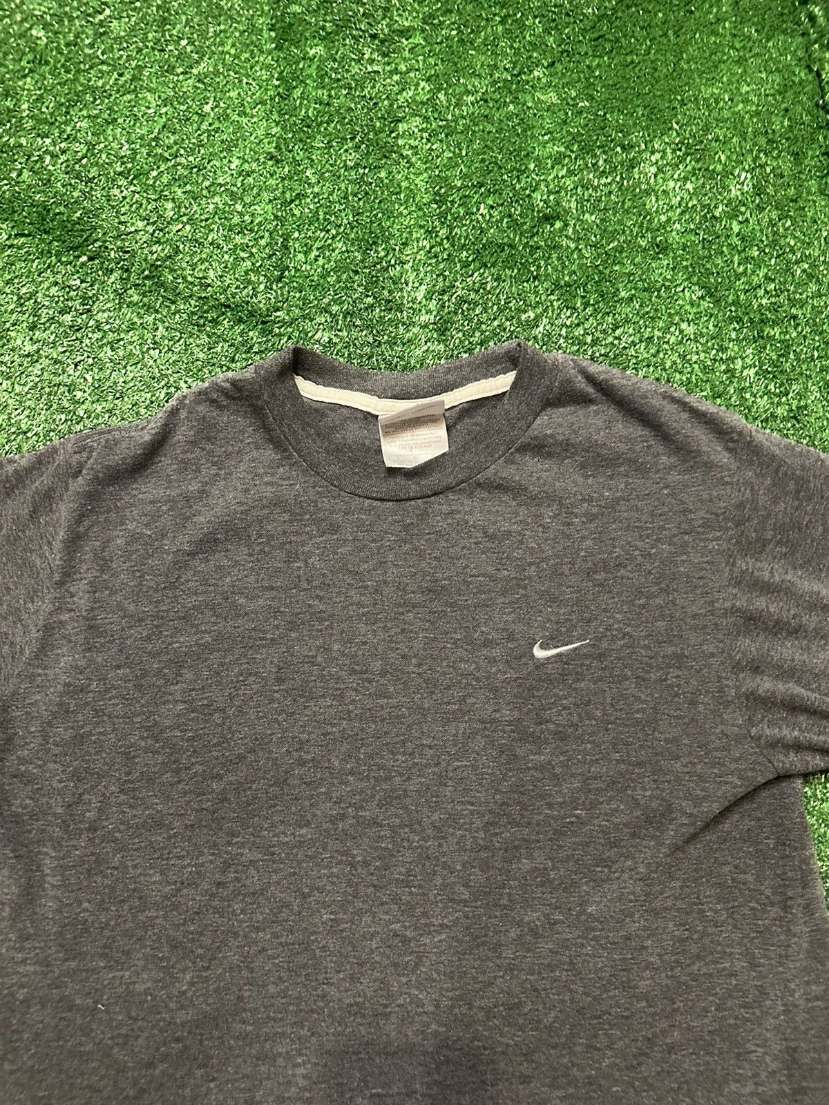Nike Vintage Y2K Nike Silver Tag T-Shirt Size L Size US L / EU 52-54 / 3 - 2 Thumbnail