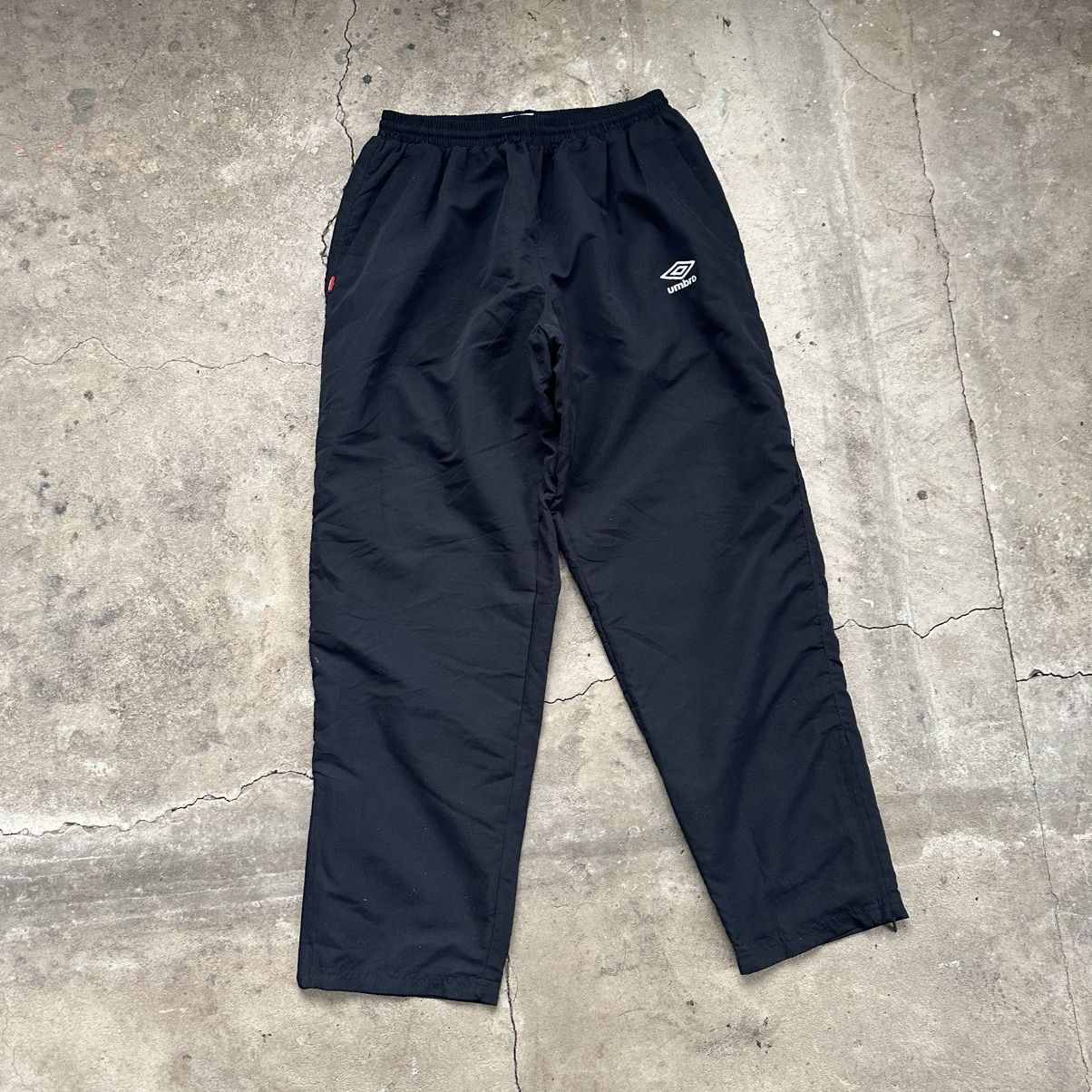 Umbro Vintage Umbro track Pants Baggy Fit Y2K gorpcore Size US 34 / EU 50 - 2 Thumbnail