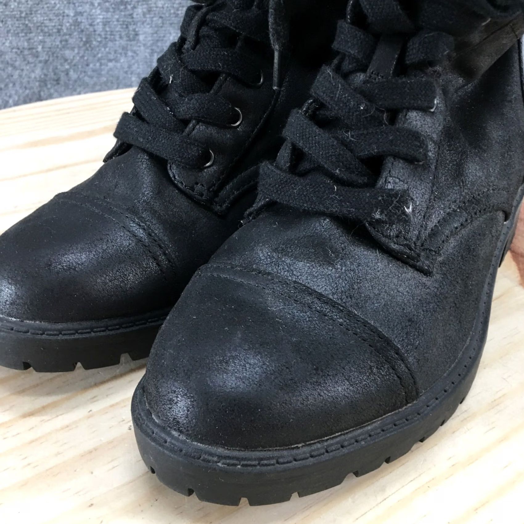 Vintage Universal Thread Boots Womens 6 Cap Toe Winter Ankle Bootie Black Faux Leather Size ONE SIZE - 5 Thumbnail