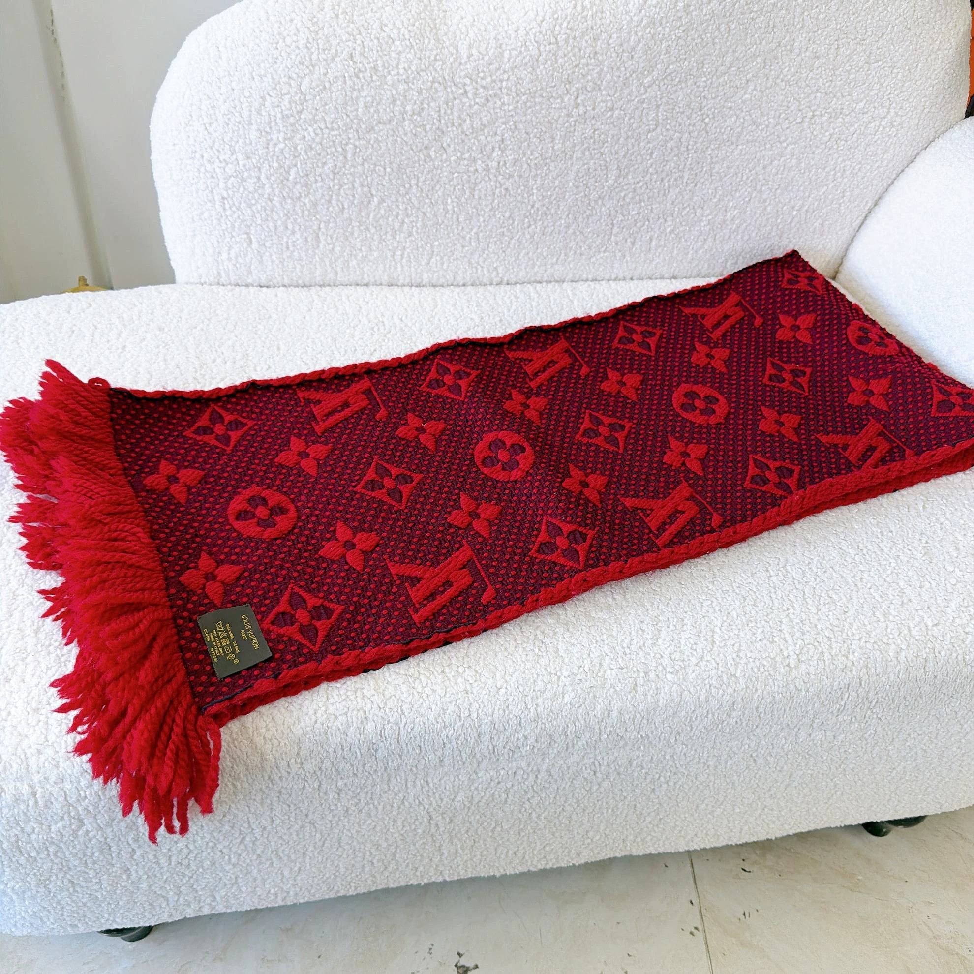 Louis Vuitton Louis Vuitton Red Wool Full Logo Fringe Scarf Size ONE SIZE - 5 Thumbnail