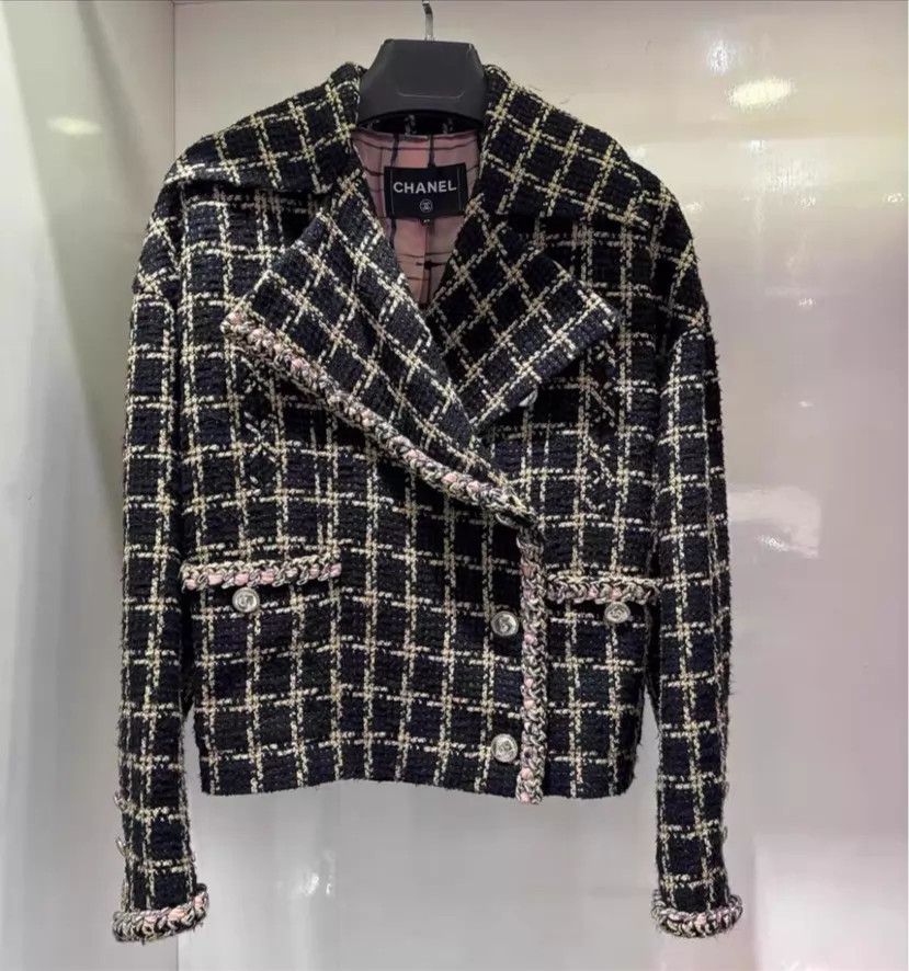 Chanel Chanel Women's Jacket Size 36 h Size XS / US 0-2 / IT 36-38 - 1 Thumbnail