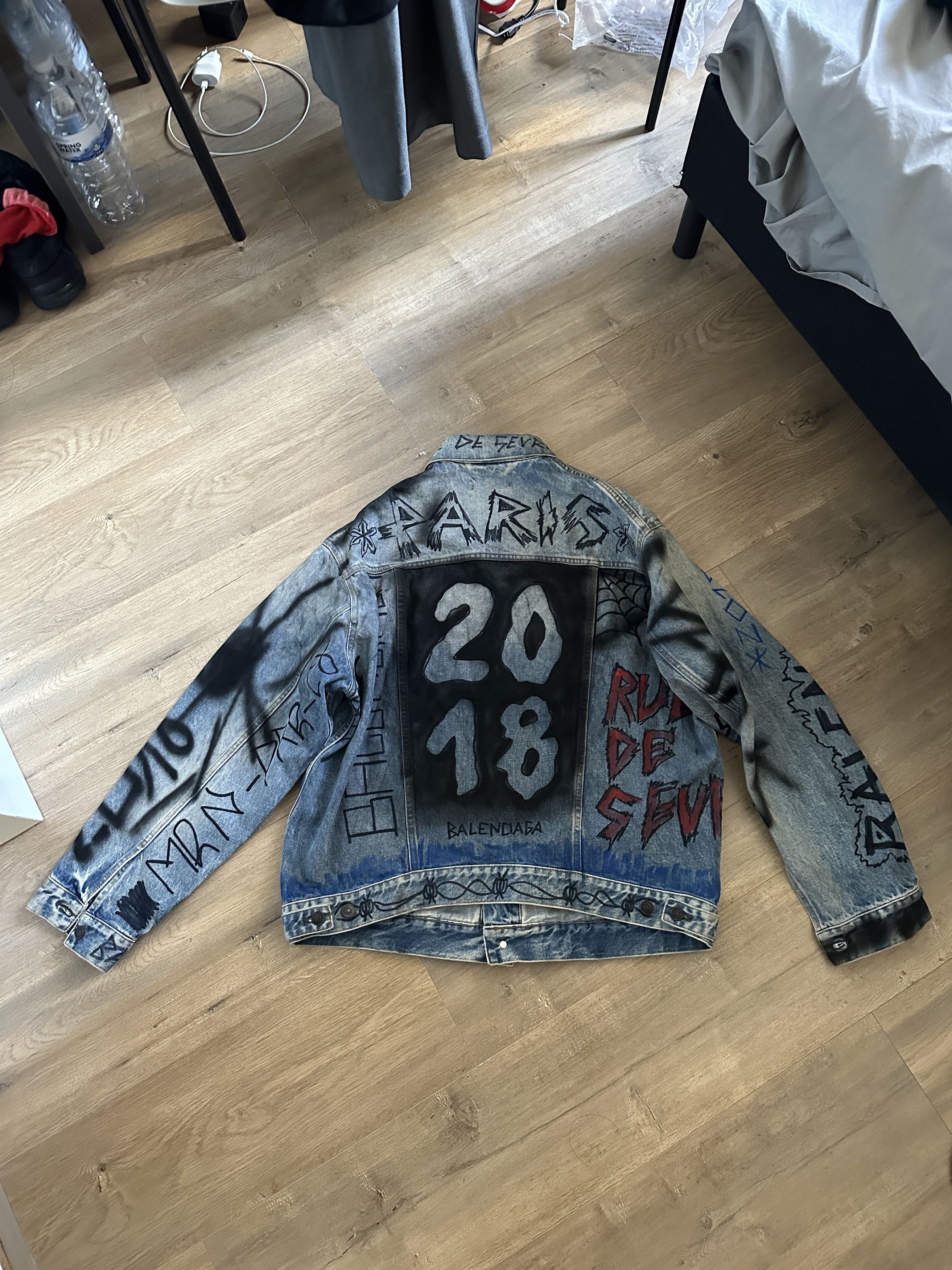 Balenciaga Balenciaga Graffitti Denim Jacket 2018 Size US M / EU 48-50 / 2 - 2 Thumbnail