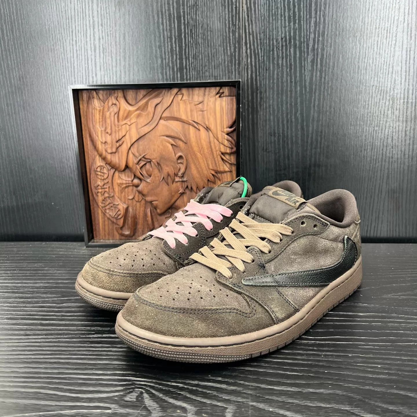 Travis Scott Travis Scott x AJ1 Low Velvet Barbed Hook 42 Size US 9 / EU 42 - 1 Thumbnail