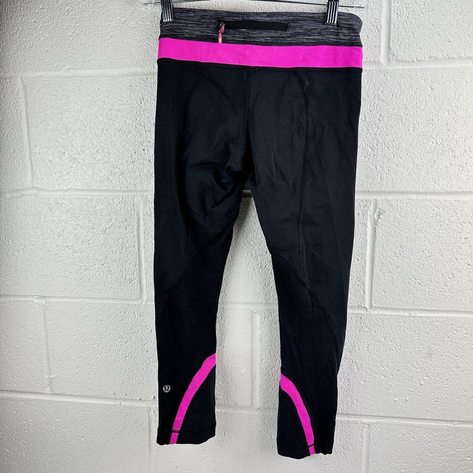 Lululemon Lululemon Run Inspire Crop II Black Paris Pink Sz 4 Leggings Size 27" / US 4 / IT 40 - 2 Thumbnail