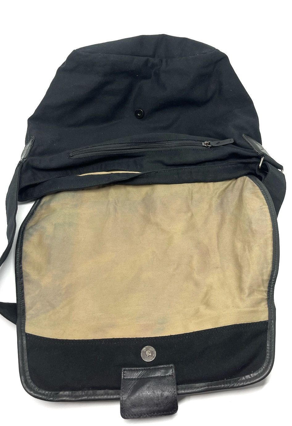 Takeo Kikuchi Authentic Takeo Kikuchi Massenger Bag Size ONE SIZE - 10 Thumbnail