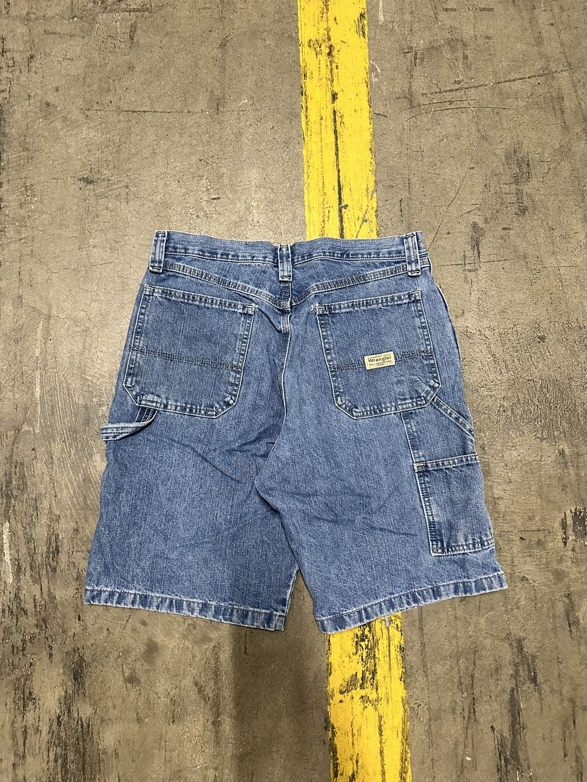 Vintage × Wrangler Y2K wrangler cargo jorts Size US 32 / EU 48 - 1 Thumbnail