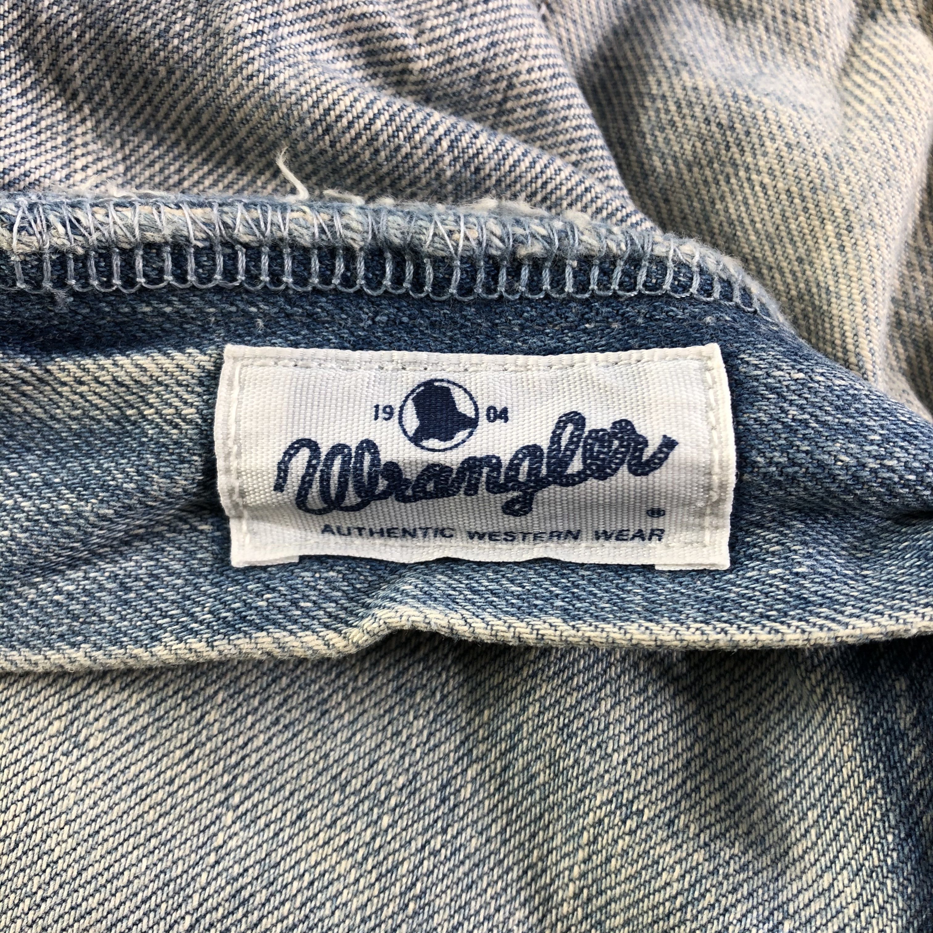 Vintage Vintage Light Wash Wrangler Redline Jeans-J2943 Size US 29 - 9 Thumbnail