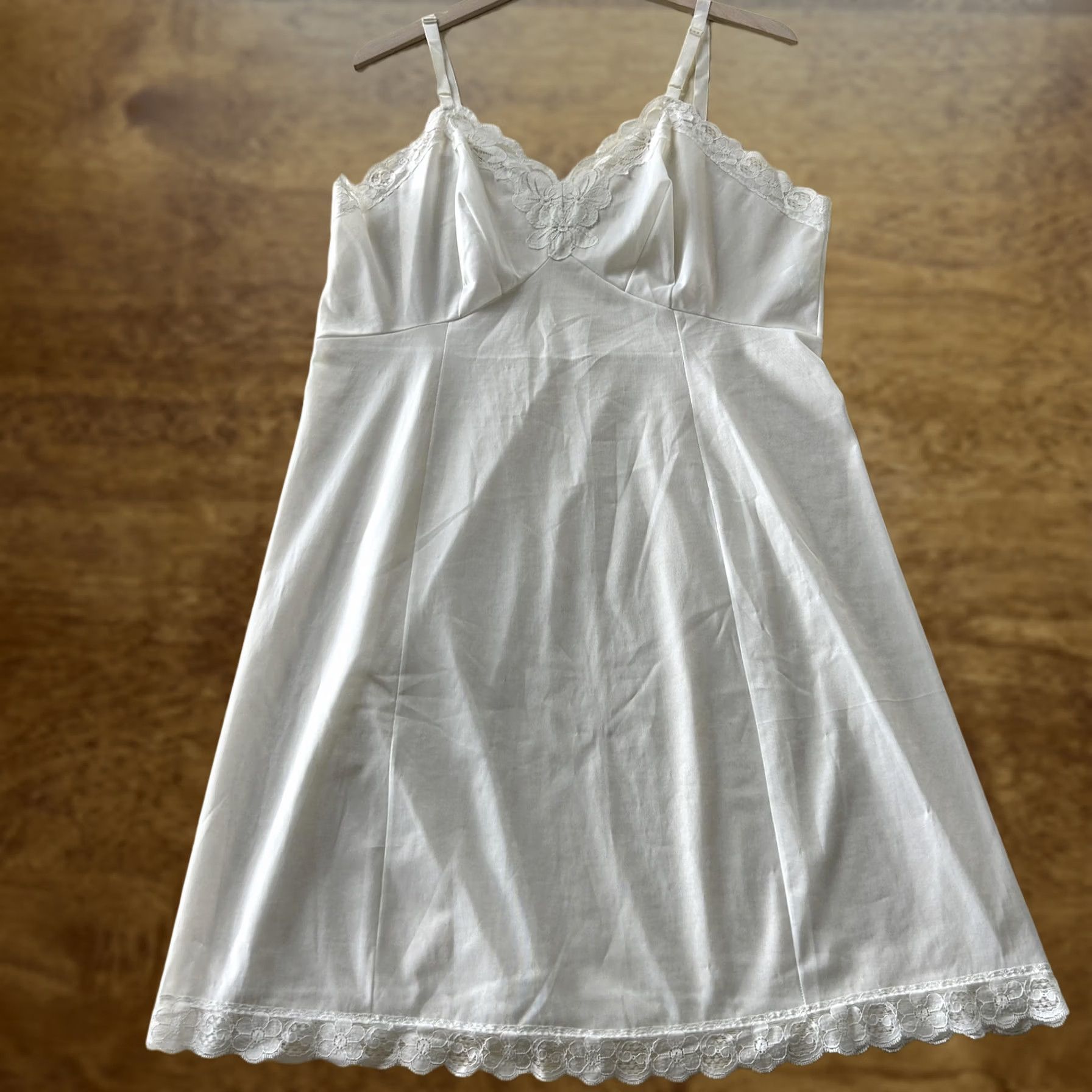 Vintage VINTAGE Gossard Slip Womens 42 White Nylon Full Satin Lace Trim USA Union Made Size ONE SIZE - 1 Thumbnail