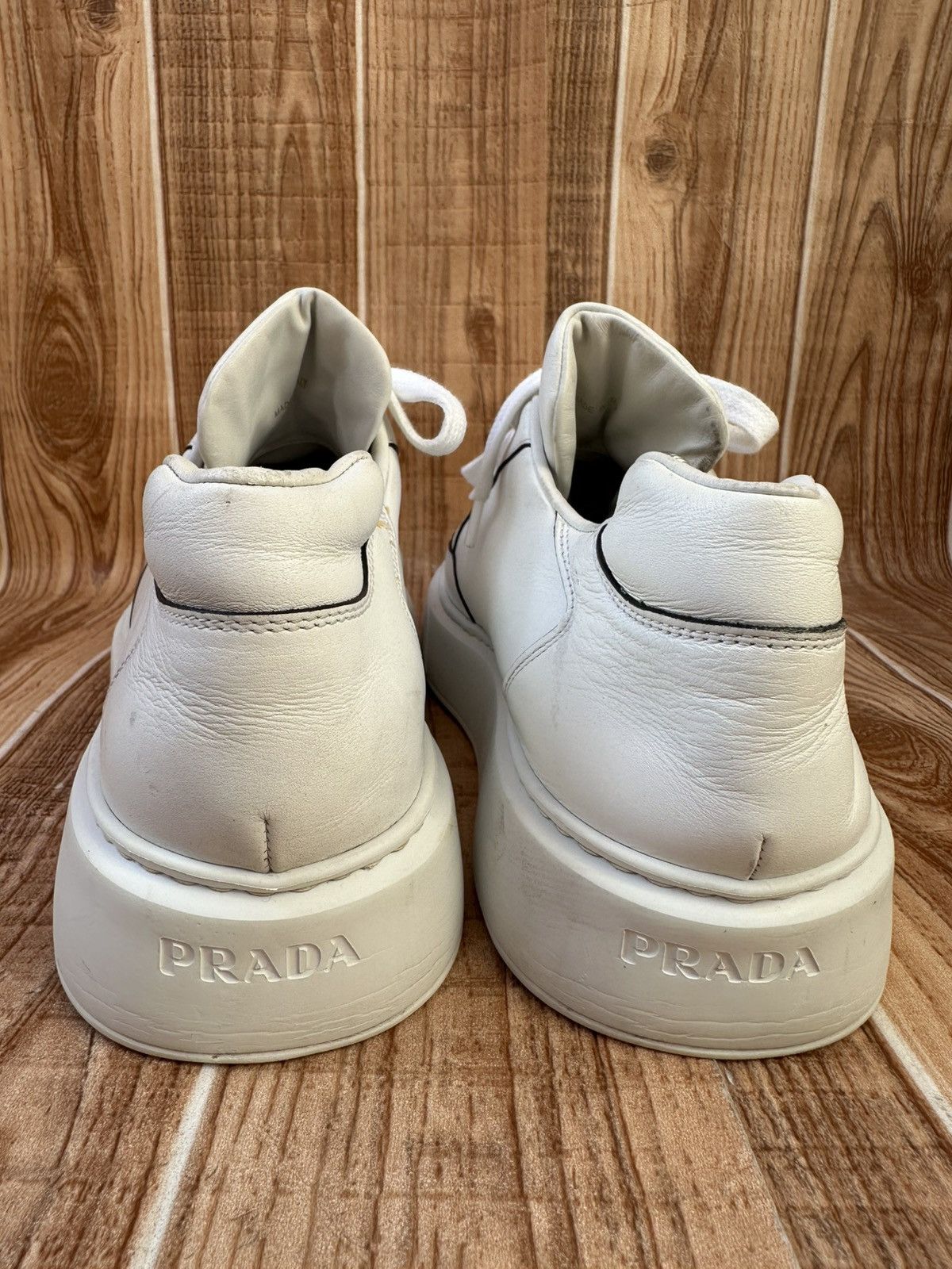 Prada Prada Milano White Leather Montana Low top Sneaks Size US 10 / EU 43 - 13 Thumbnail