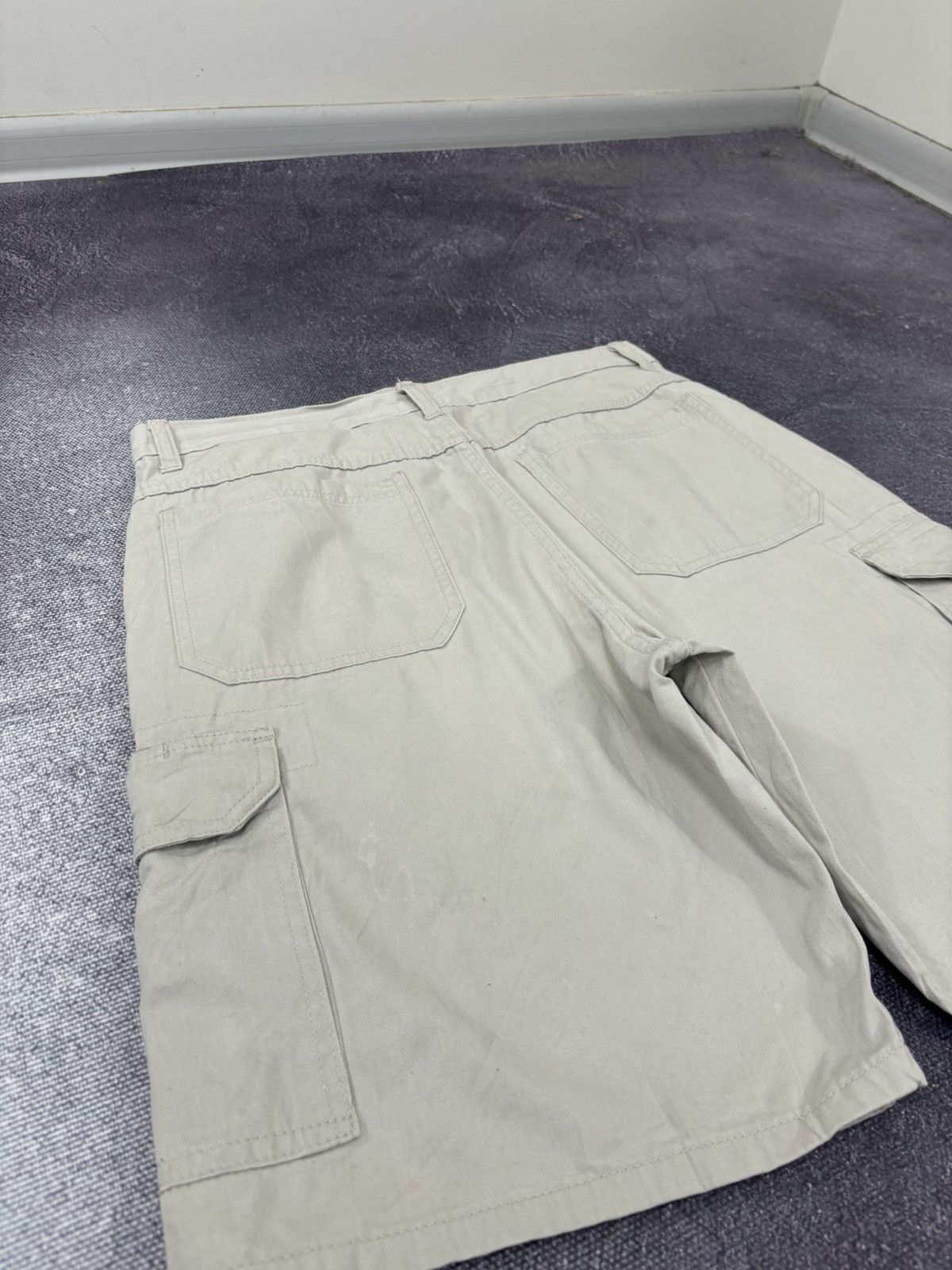 Vintage Vintage Wrangler Y2K Utility Hype USA Beige Cargo Shorts Size US 32 / EU 48 - 11 Thumbnail