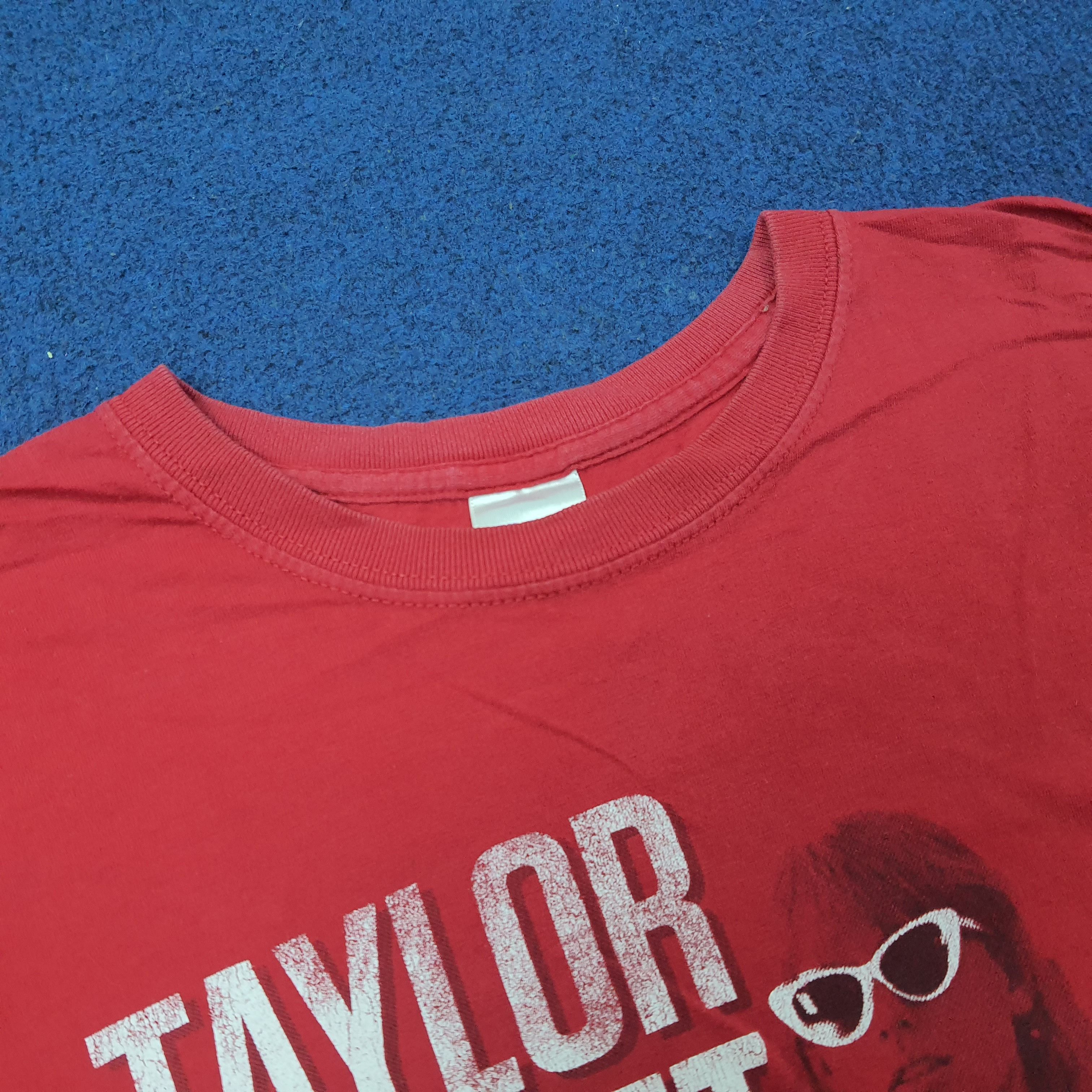 Band Tees Vintage Taylor Swift American Singer Tshirt C249N3 Size US M / EU 48-50 / 2 - 4 Thumbnail
