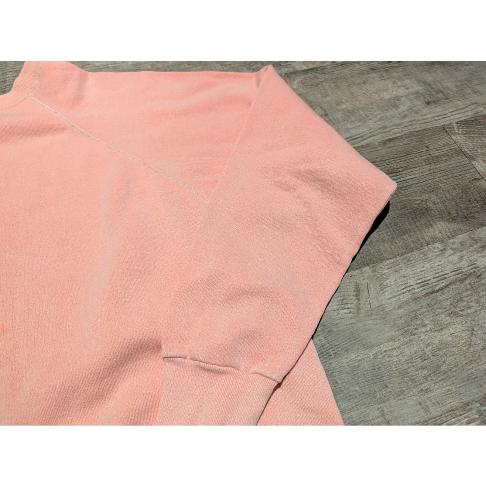 Tultex VINTAGE Tultex Sweatshirt Crewneck 80s USA Unisex Adults L Pink Cotton Polyester Blend Sweatshirt Size US L / EU 52-54 / 3 - 3 Thumbnail