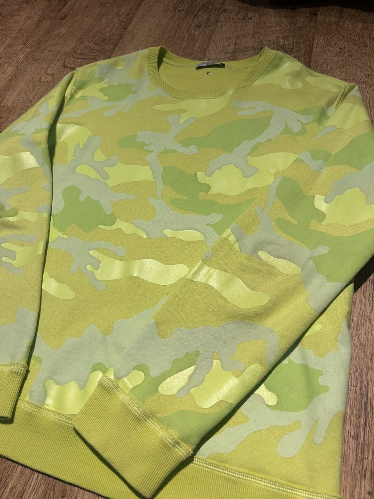 Valentino Valentino Neon Camouflage Sweatshirt - Medium Size US M / EU 48-50 / 2 - 2 Thumbnail