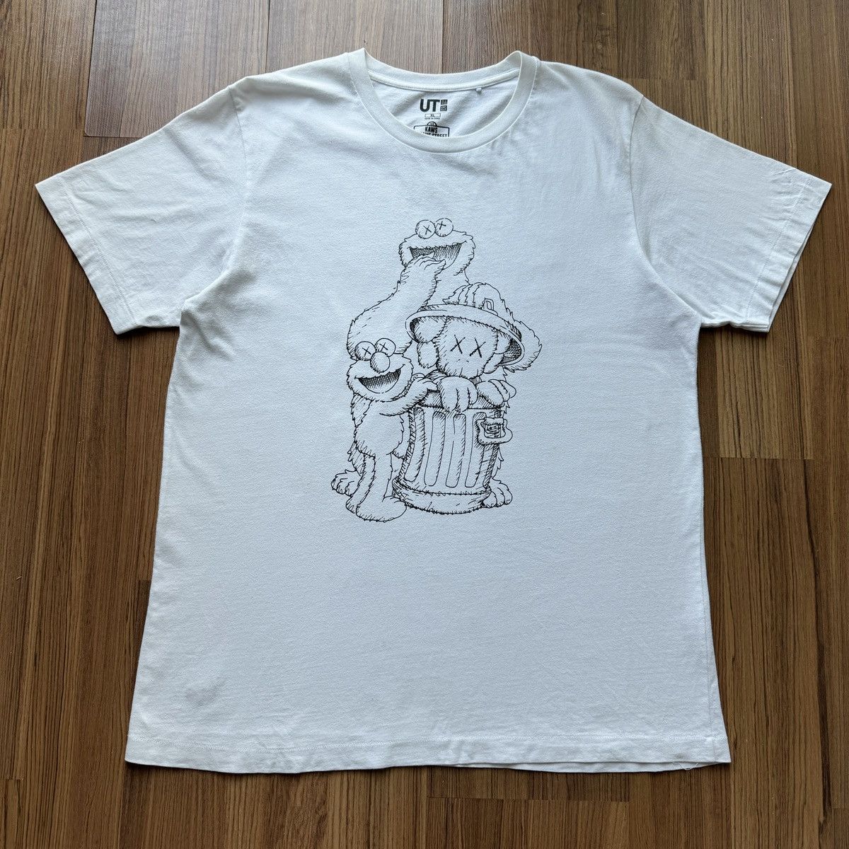 Kaws × Uniqlo Kaws Sesame street Uniqlo Elmo Cookie monster art artist Size US XL / EU 56 / 4 - 2 Thumbnail