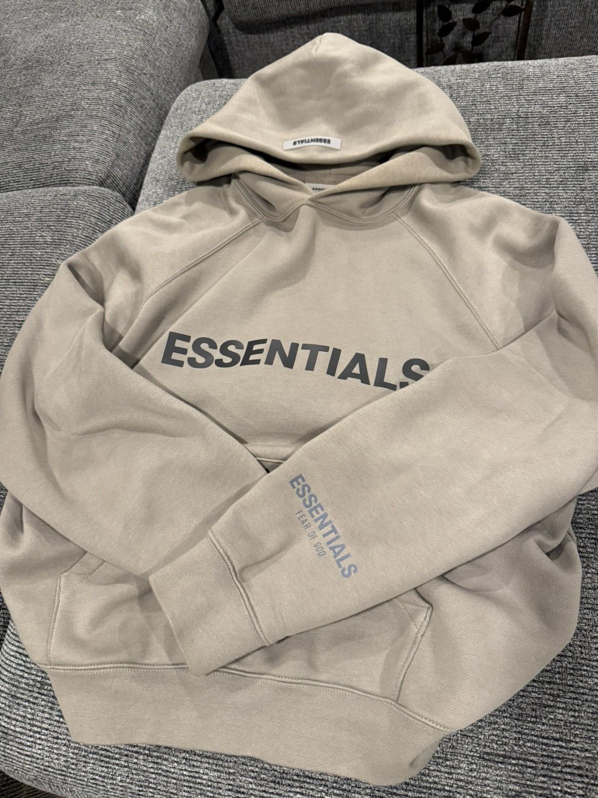 Essentials × Fear of God FW20 Fear of God Essentials ‘Cement’ Hoodie Size US S / EU 44-46 / 1 - 2 Thumbnail