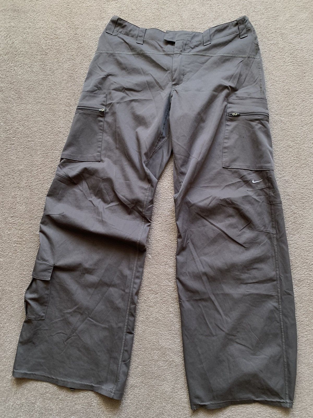 Nike Nike vintage Y2K multi pocket parachute baggy pants Size 30" / US 8 / IT 44 - 1 Thumbnail