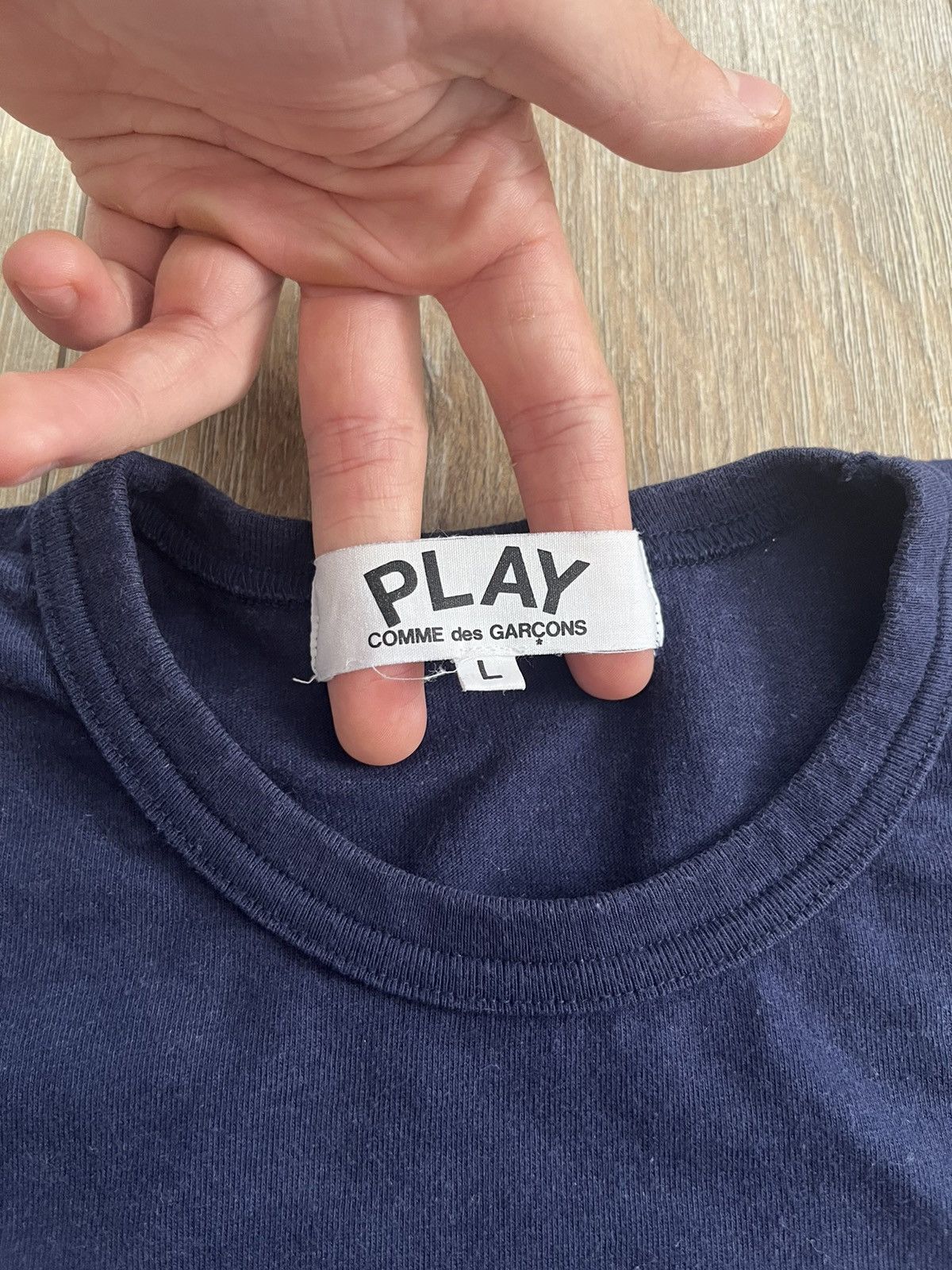 Comme des Garcons PLAY DOUBLE HEART T-SHIRT Size L / US 10 / IT 46 - 4 Thumbnail